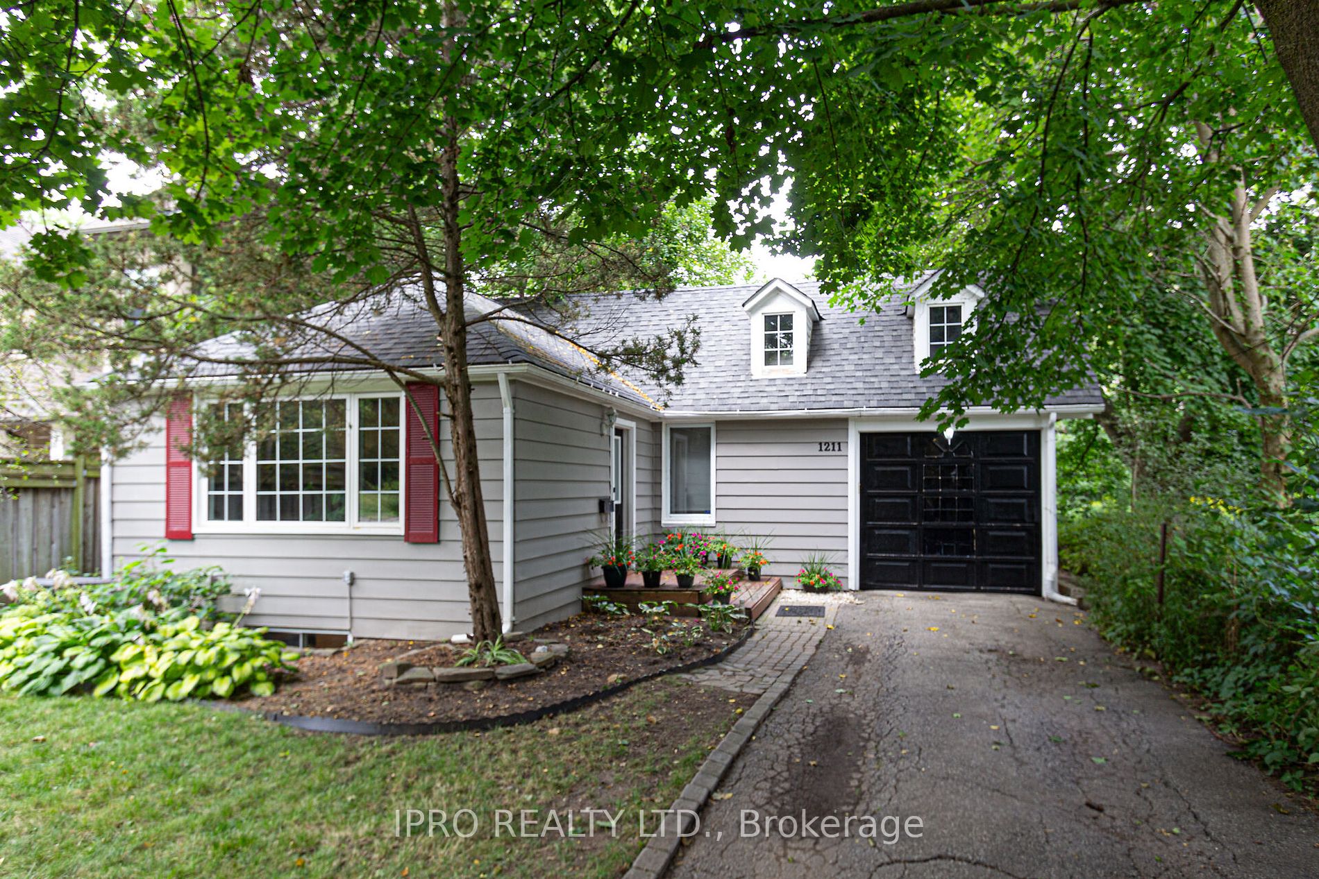 Detached house for sale at 1211 Lorne Park Rd Mississauga Ontario