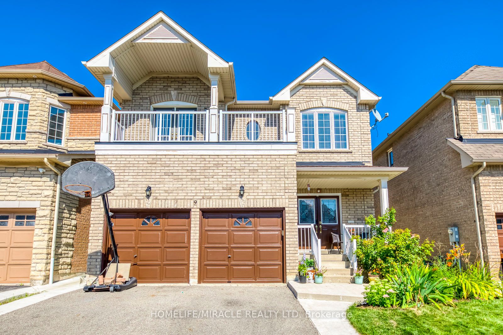 Detached house for sale at 9 Solidarity Crt Brampton Ontario