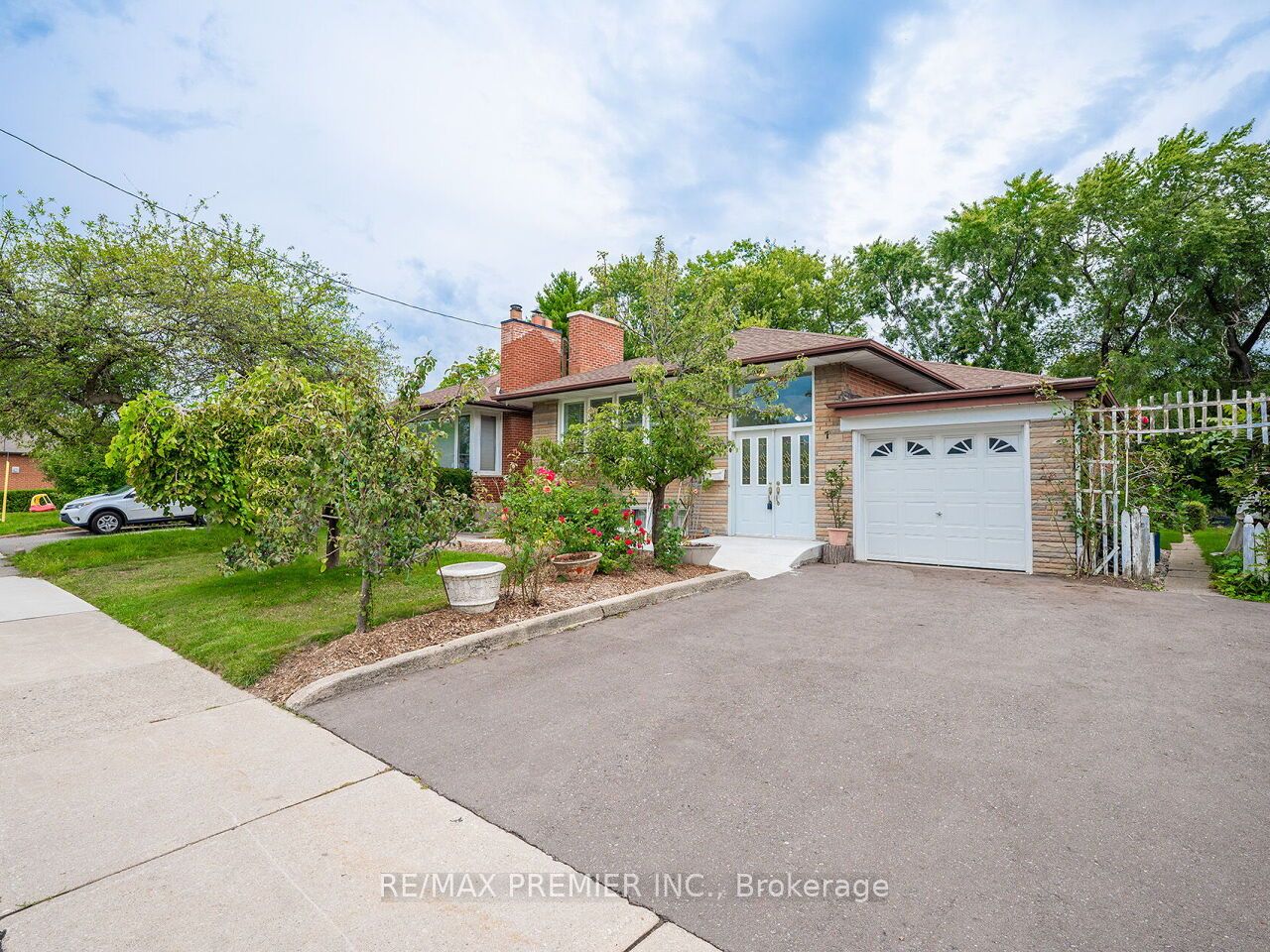 Detached house for sale at 7 Tranquil Dr Toronto Ontario