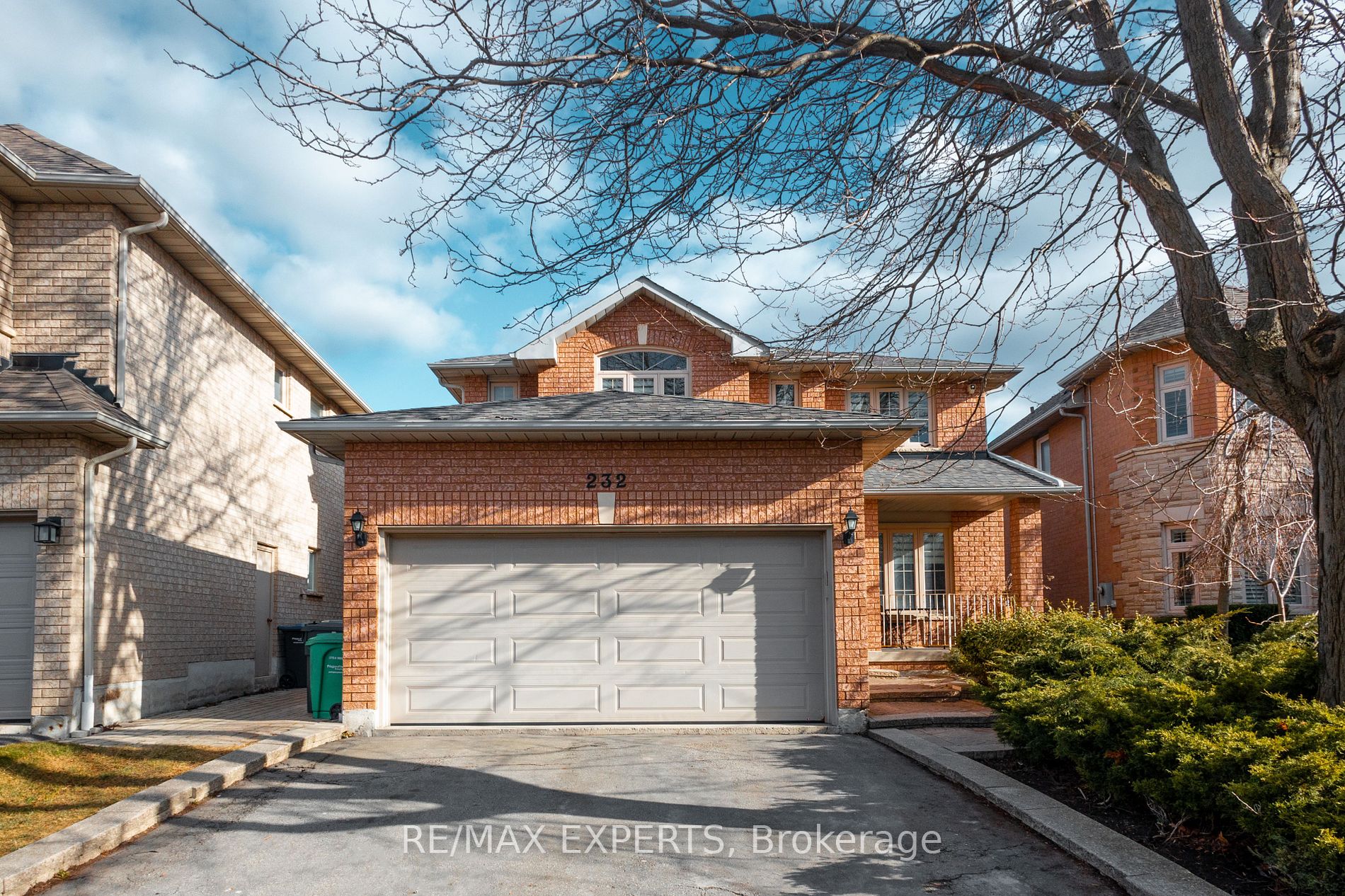 Detached house for sale at 232 Barondale Dr Mississauga Ontario