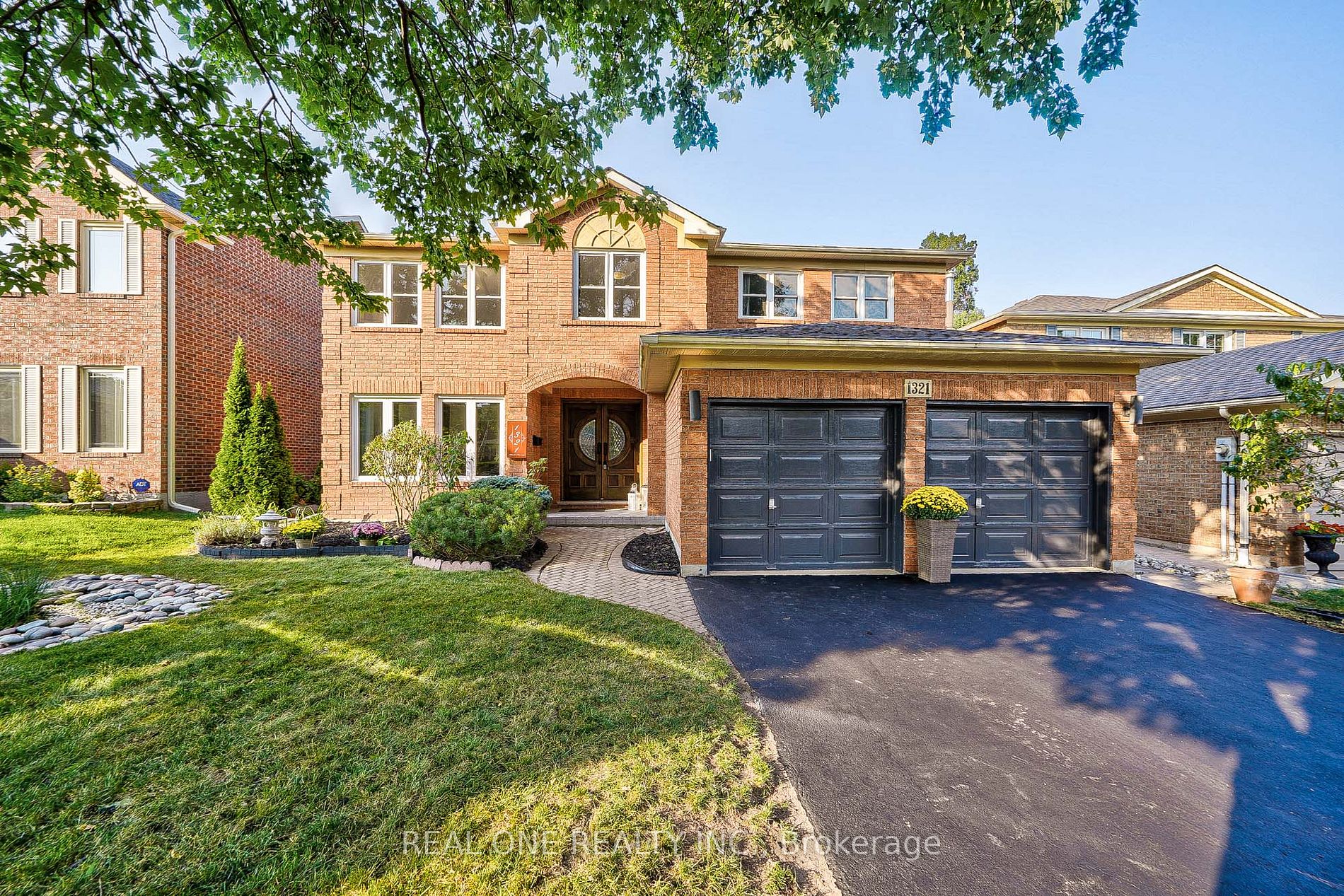 Detached house for sale at 1321 Monks Passage Oakville Ontario