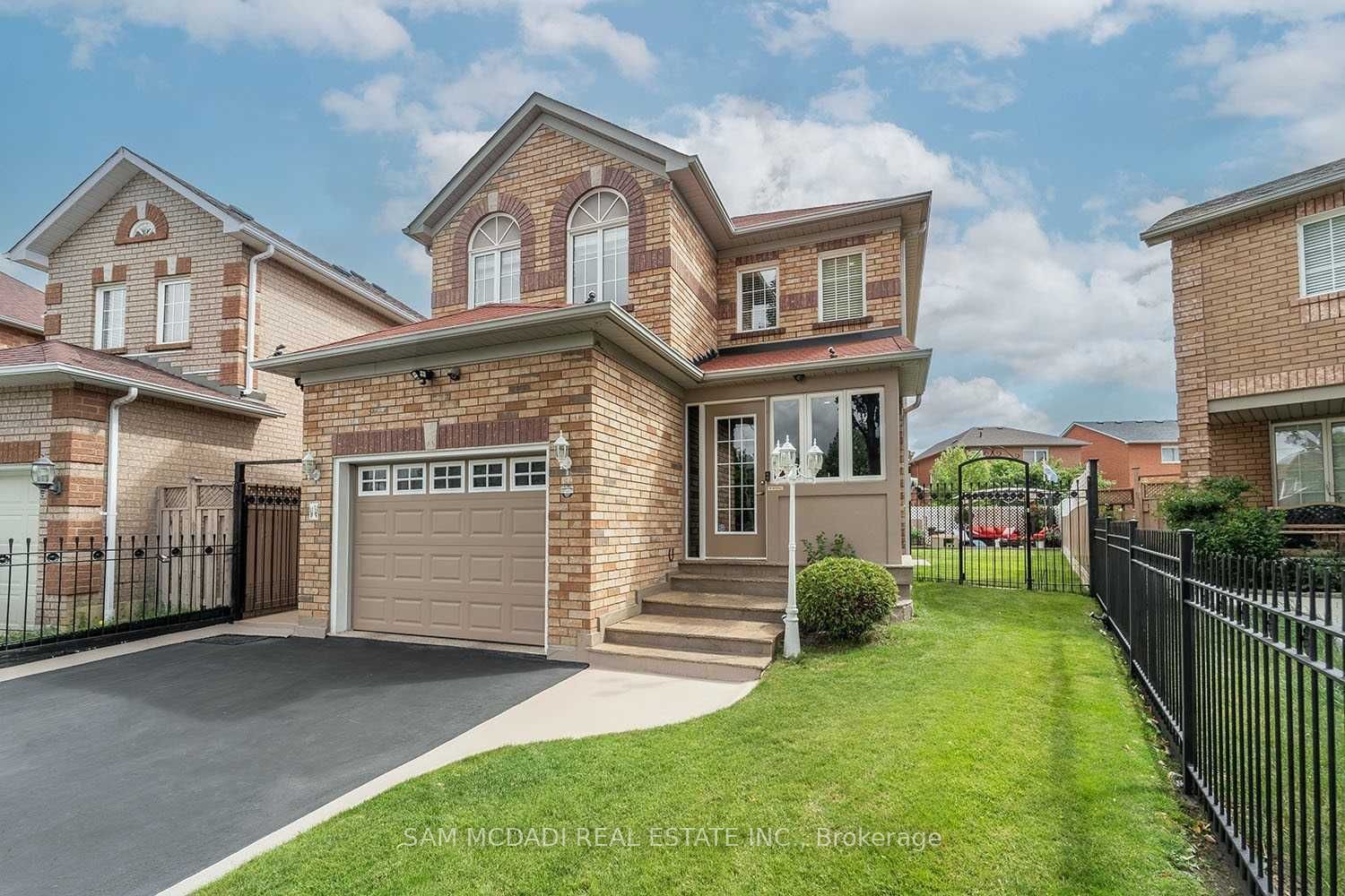 Detached house for sale at 5599 Brenchley Ave Mississauga Ontario