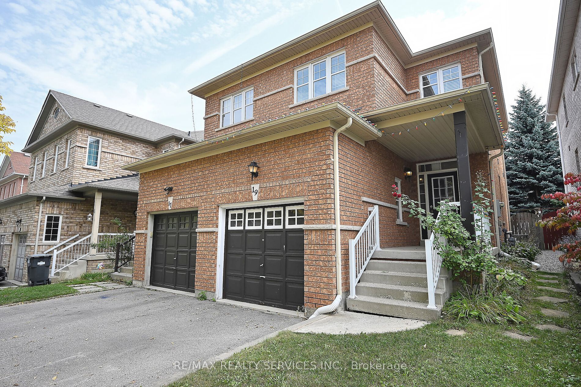 Semi-Detached house for sale at 19 Martree Cres Brampton Ontario