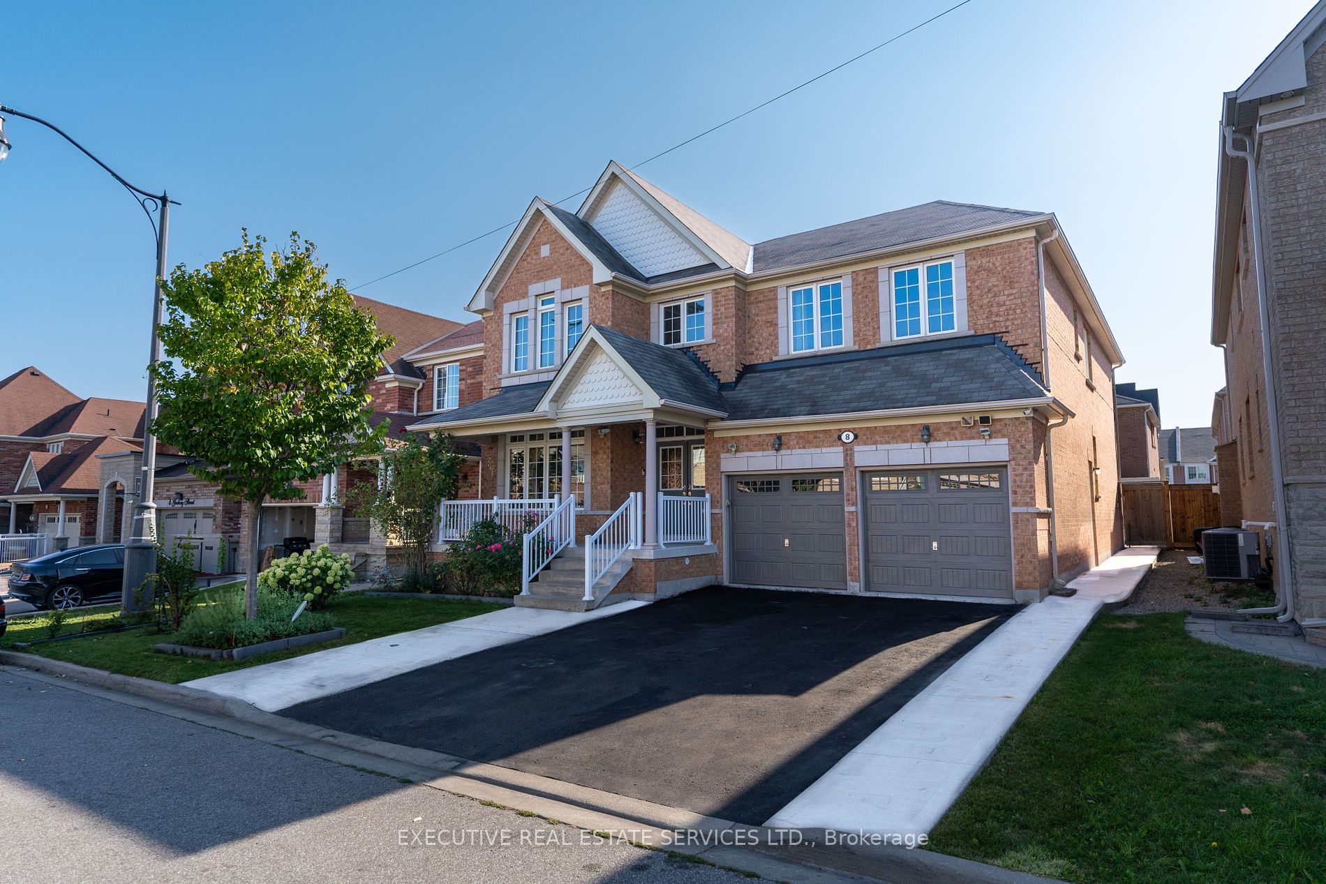 Detached house for sale at 8 Gosling St Brampton Ontario