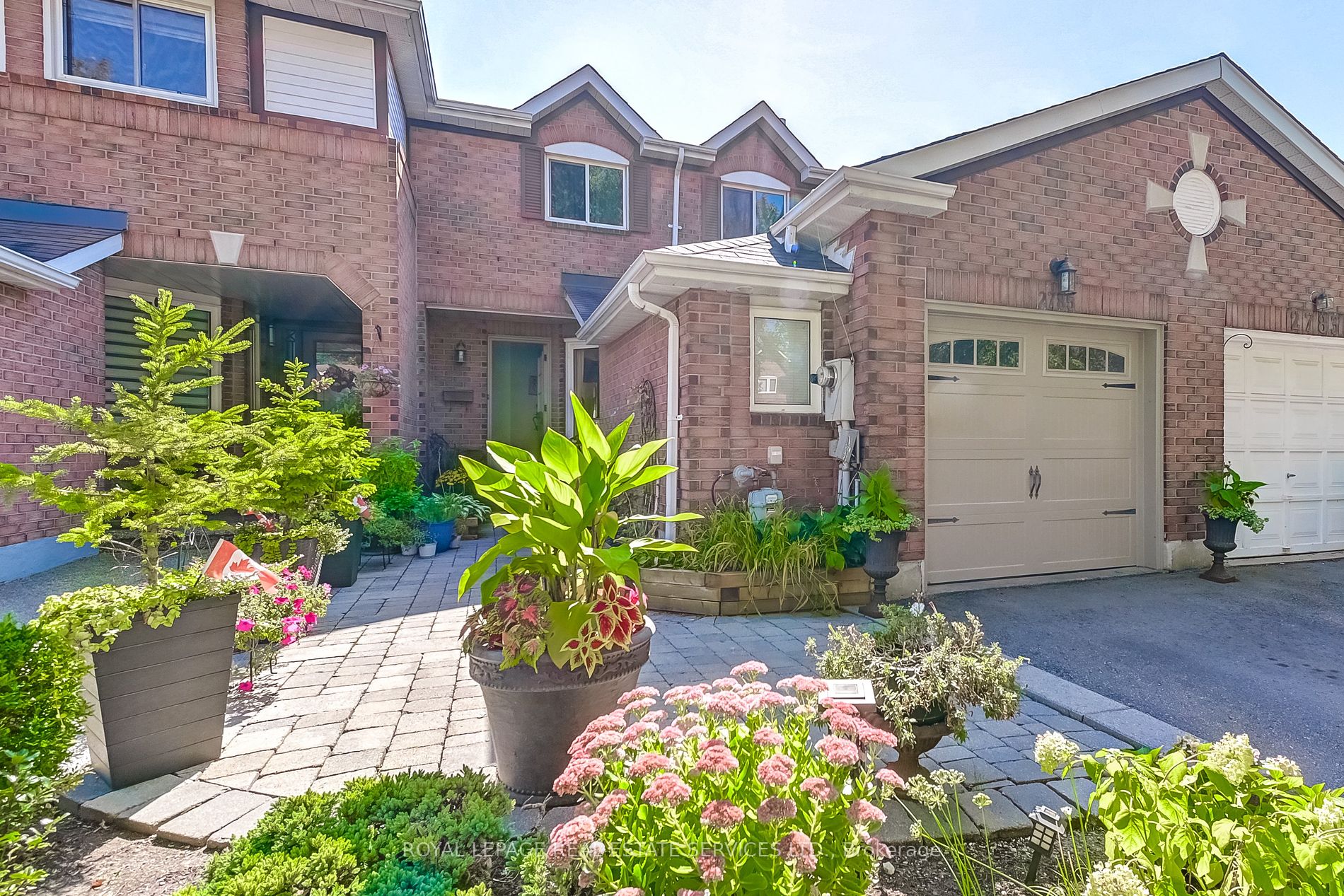 Att/Row/Twnhouse house for sale at 2785 Lindholm Cres Mississauga Ontario