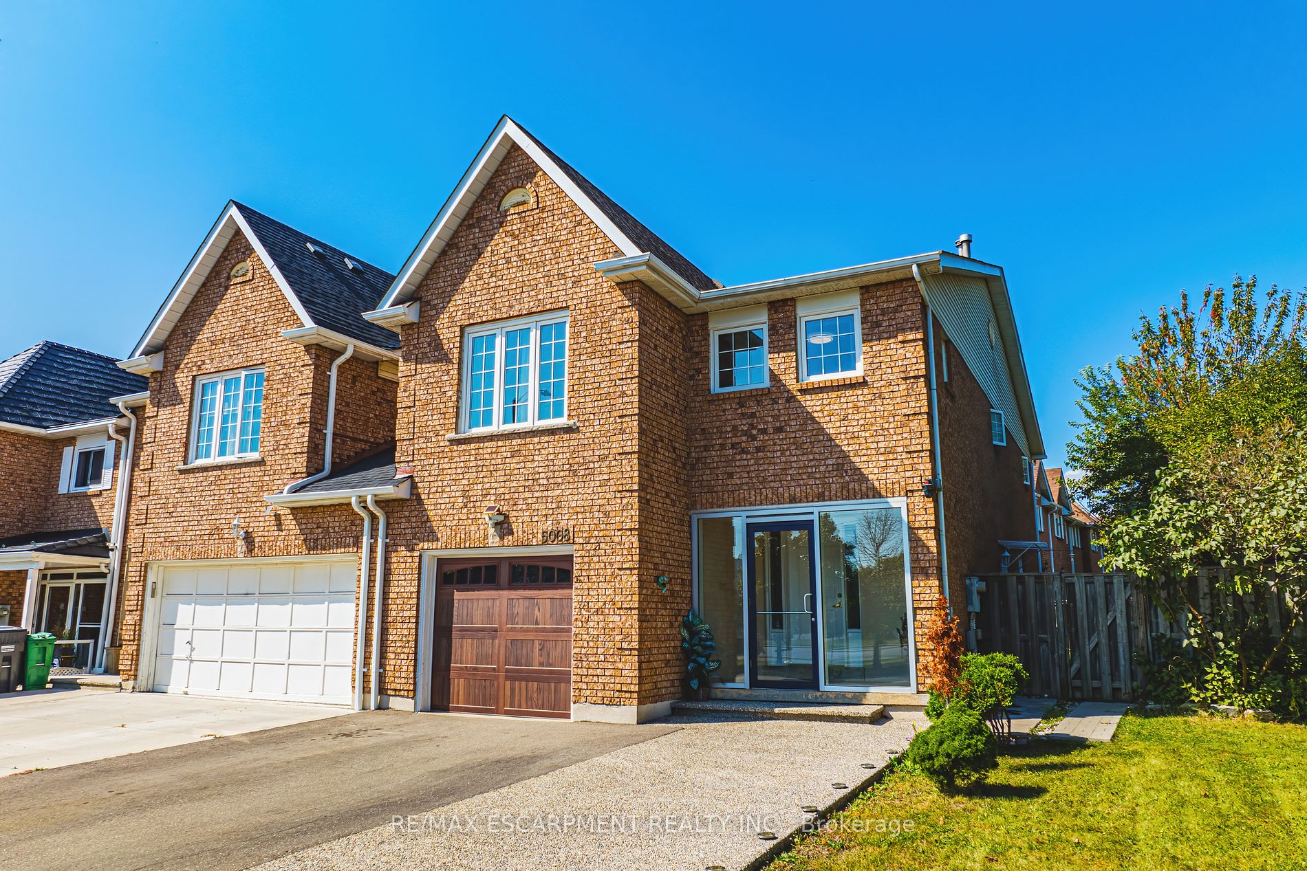 Att/Row/Twnhouse house for sale at 5008 Willowood Dr Mississauga Ontario