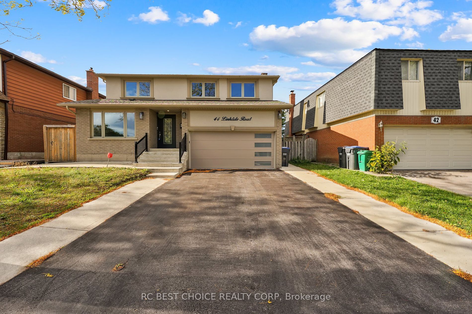 Detached house for sale at 44 Linkdale Rd Brampton Ontario