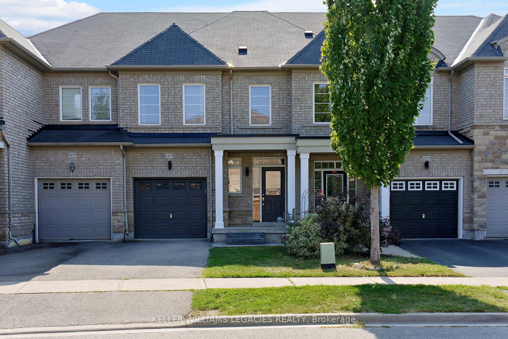 Att/Row/Twnhouse house for sale at 2475 Old Brompton Way Oakville Ontario