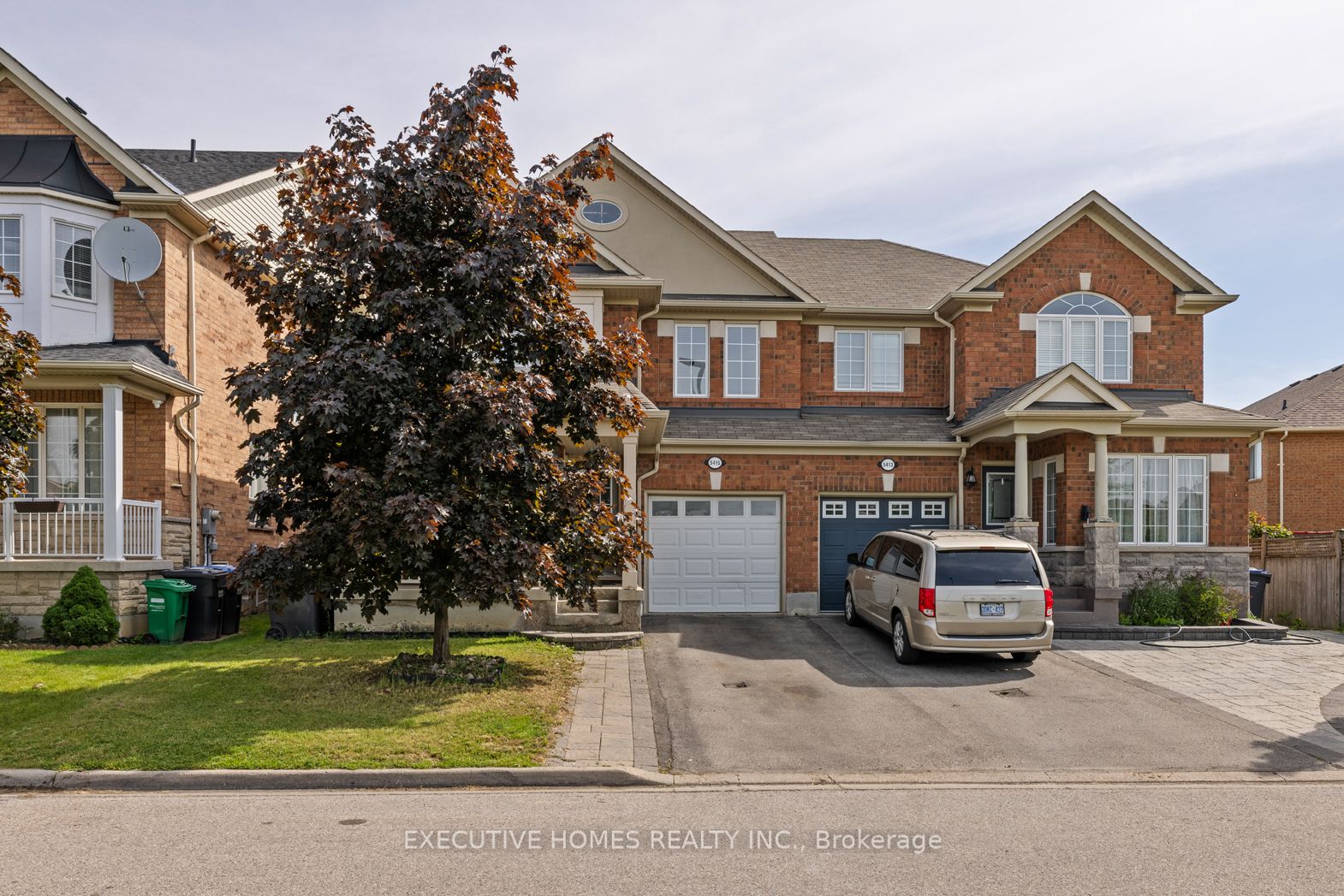 Semi-Detached house for sale at 5415 Longford Dr Mississauga Ontario