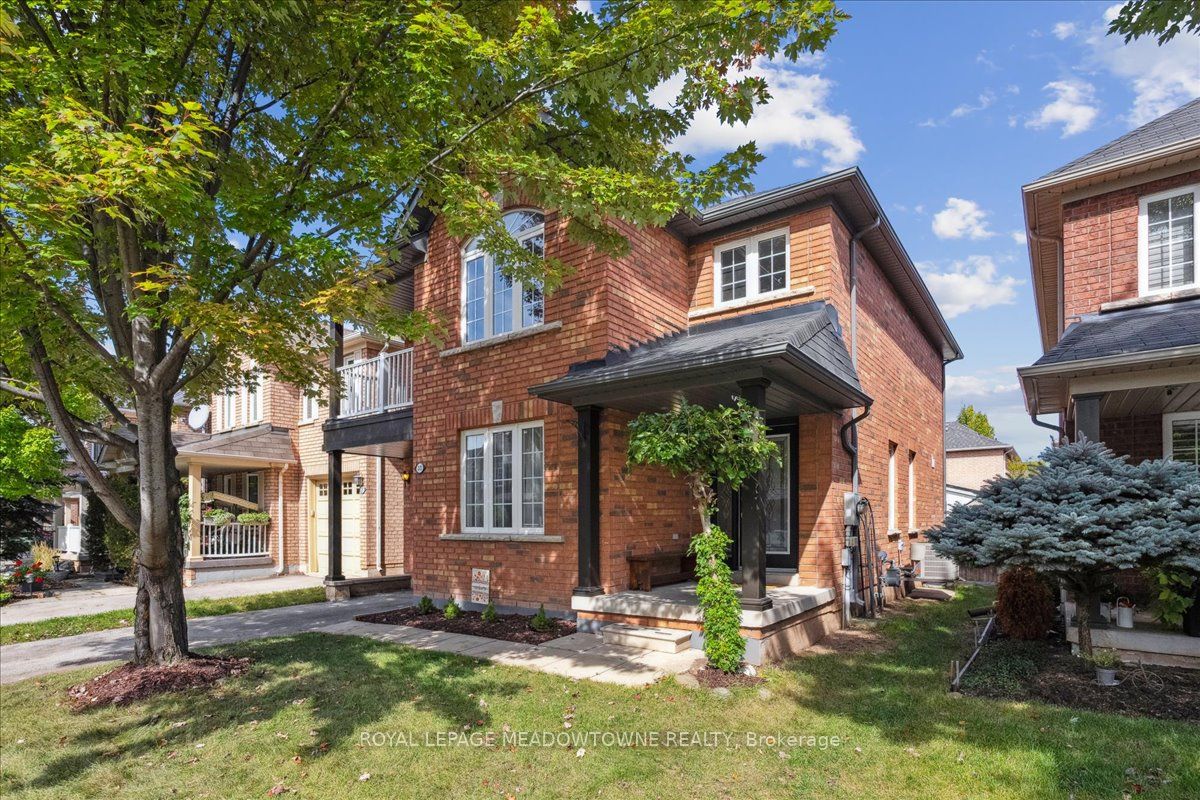 Detached house for sale at 2173 Crestmont Dr Oakville Ontario