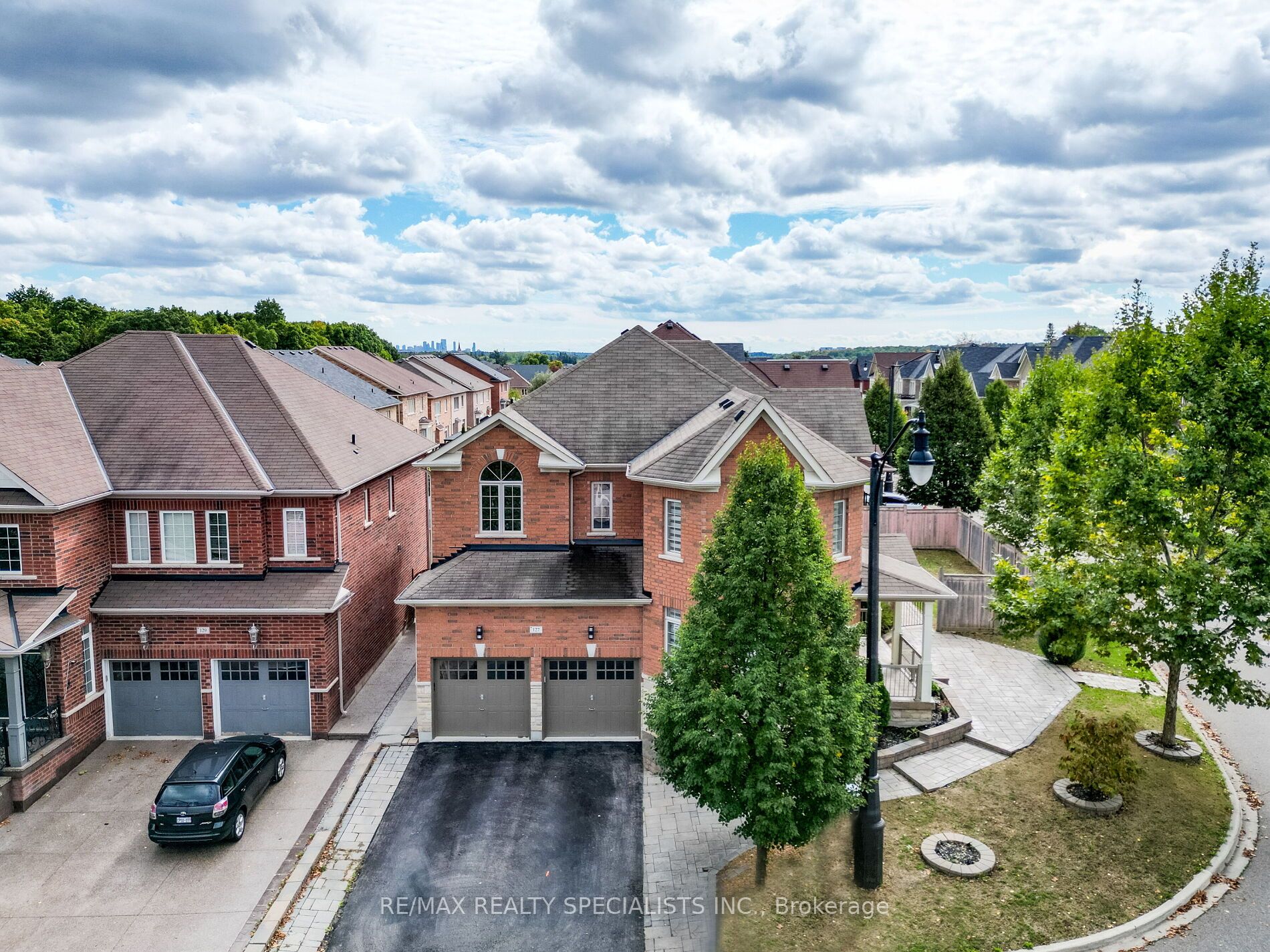 Detached house for sale at 127 Lloyd Sanderson Dr Brampton Ontario