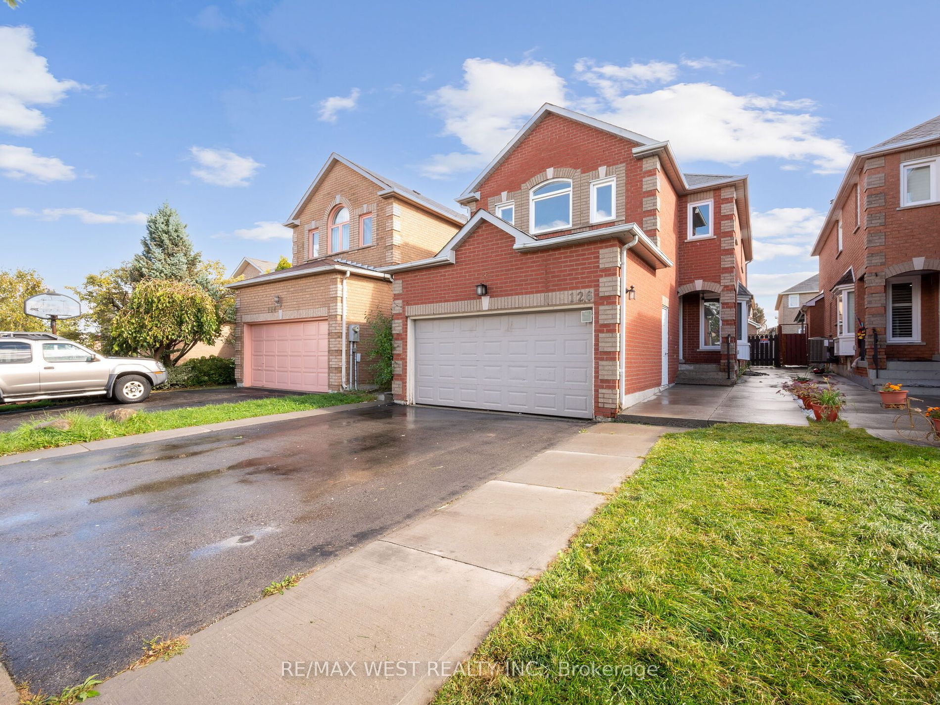 Detached house for sale at 126 Sandmere Ave Brampton Ontario