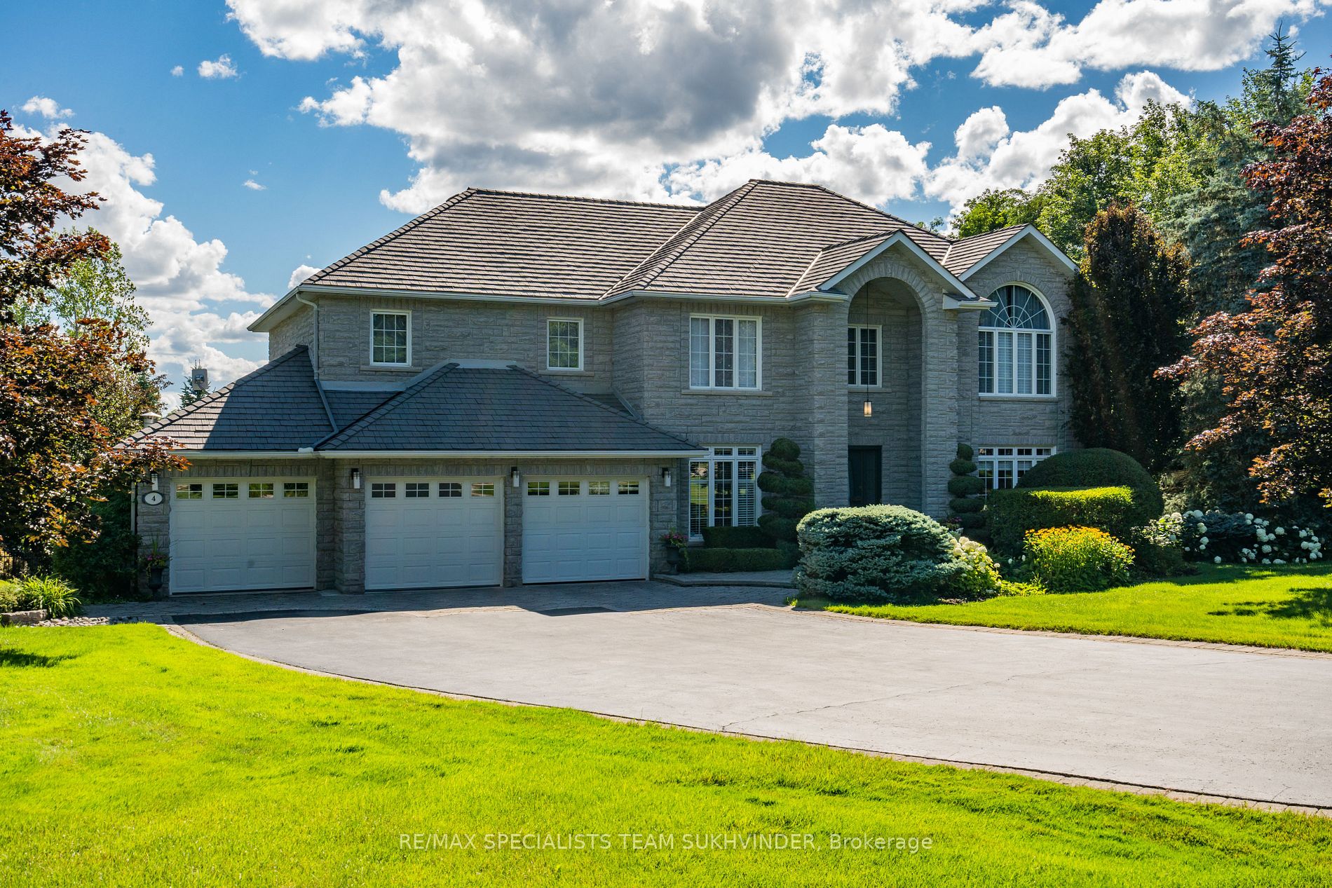 Detached house for sale at 4 Stonehart St Caledon Ontario