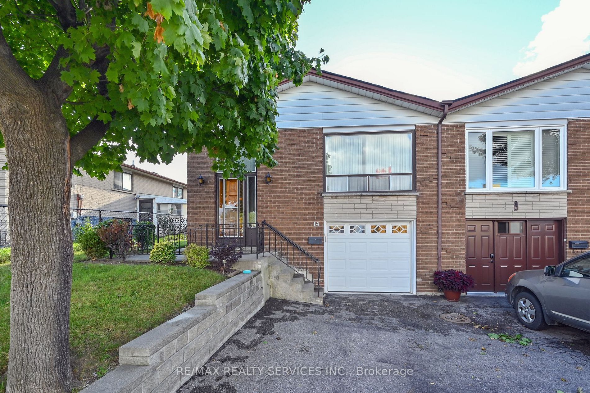 Semi-Detached house for sale at 14 Ardglen Dr Brampton Ontario