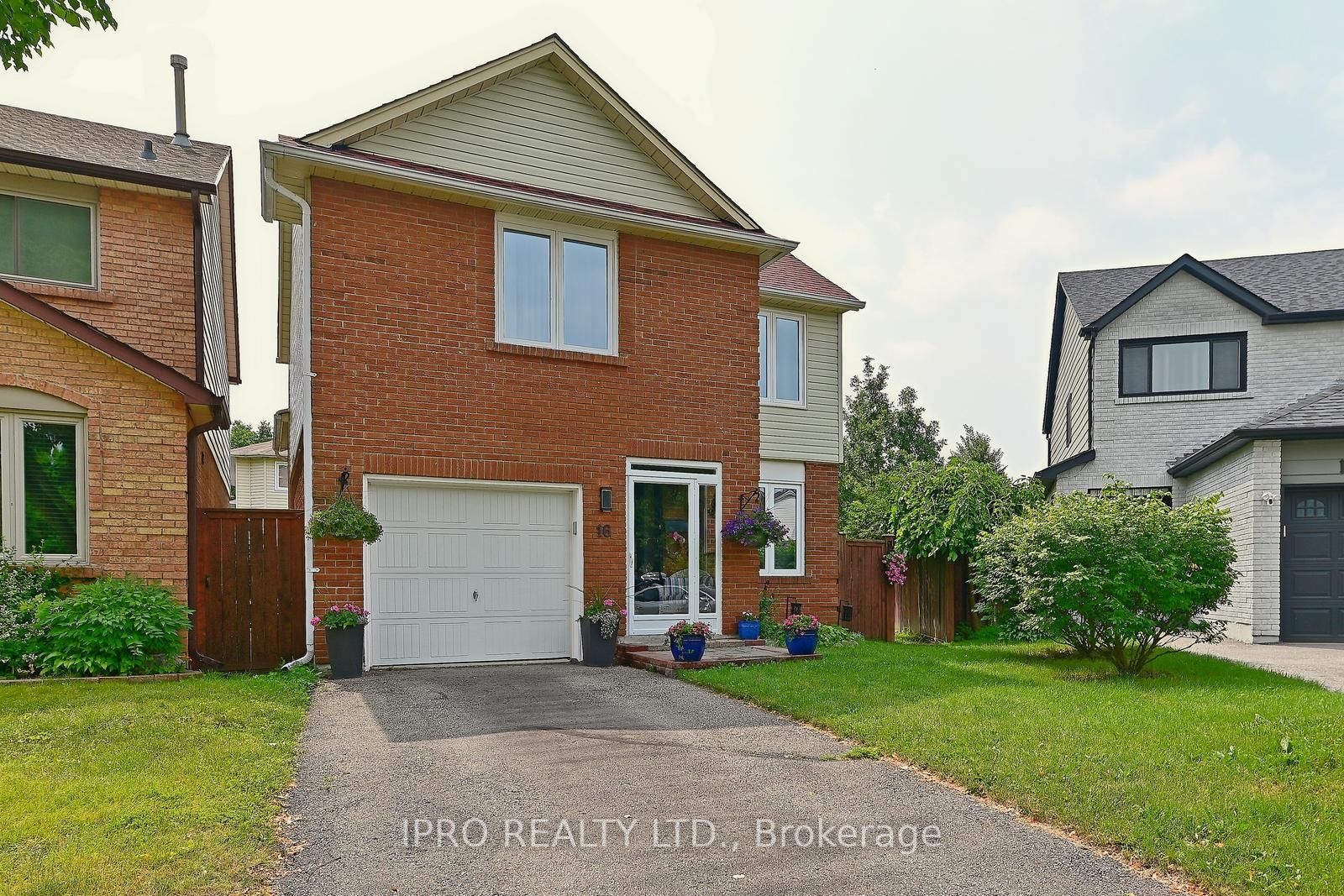 Detached house for sale at 16 Bryant Crt Brampton Ontario