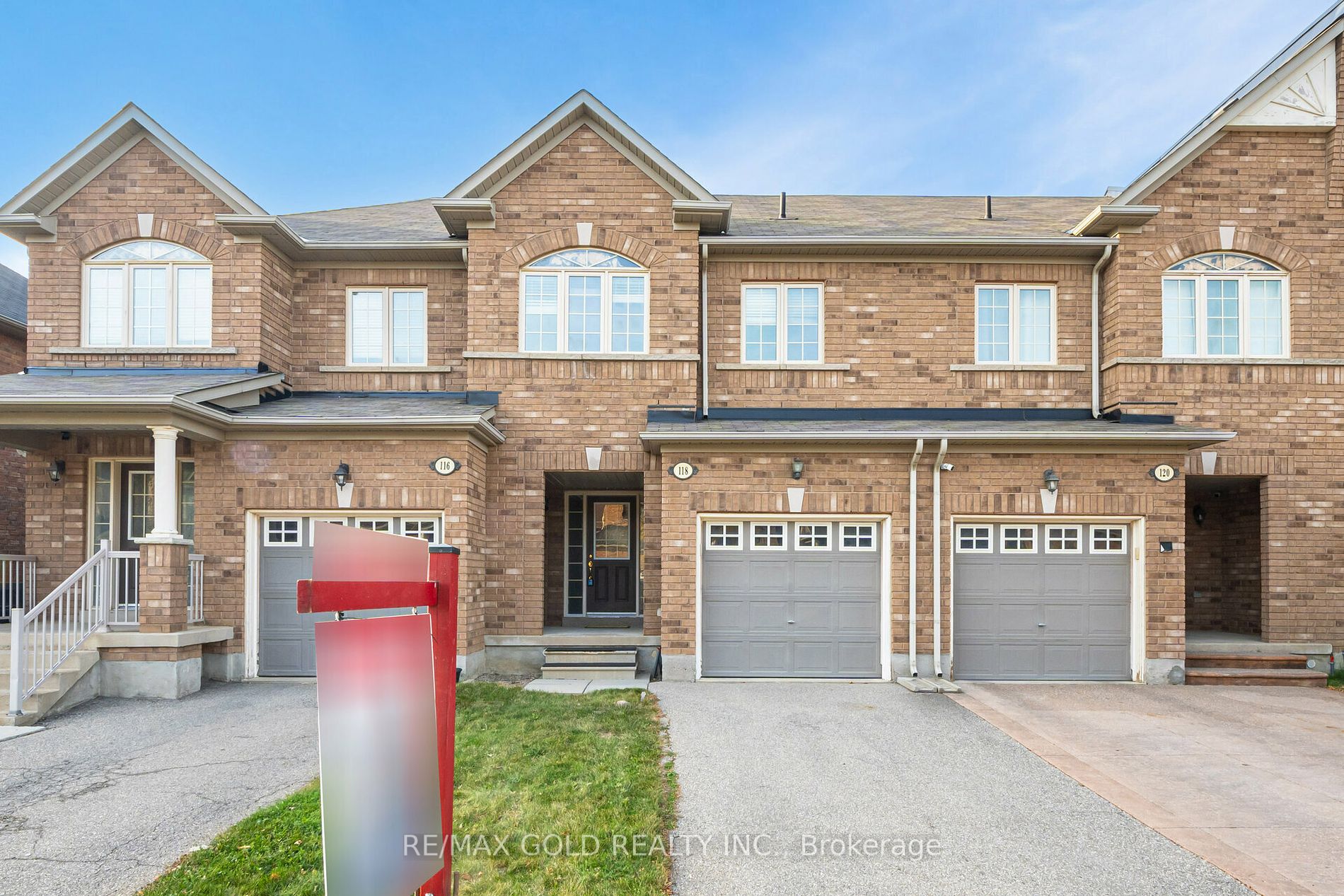 Att/Row/Twnhouse house for sale at 118 Tomabrook Cres Brampton Ontario