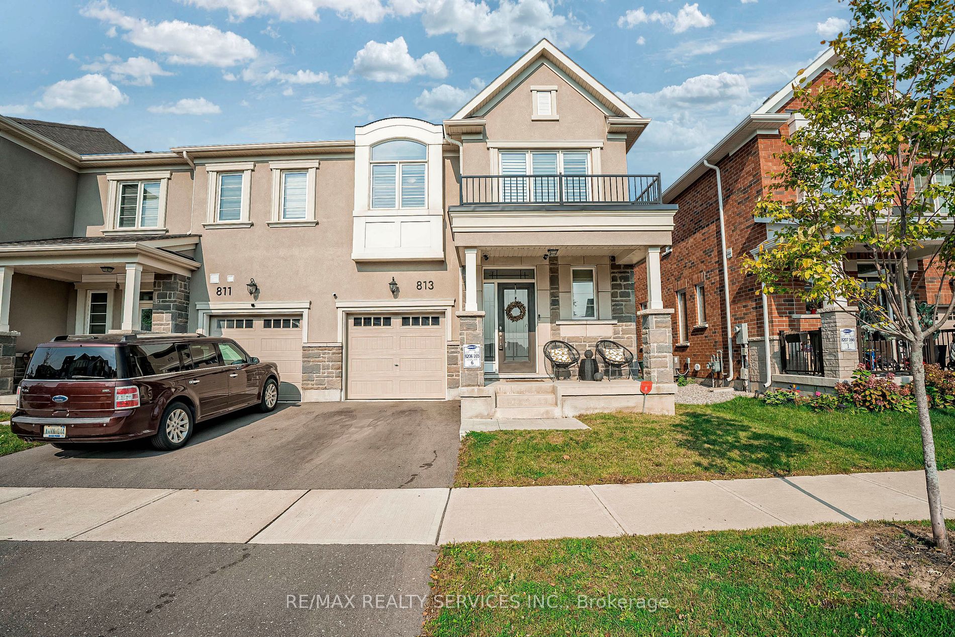 Att/Row/Twnhouse house for sale at 813 Proud Dr Milton Ontario