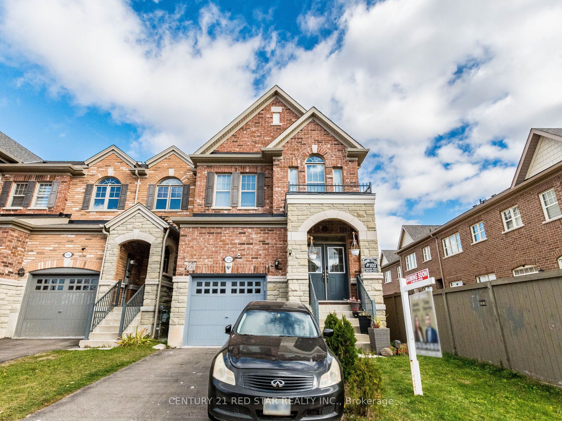 Att/Row/Twnhouse house for sale at 102 Padbury Tr Brampton Ontario