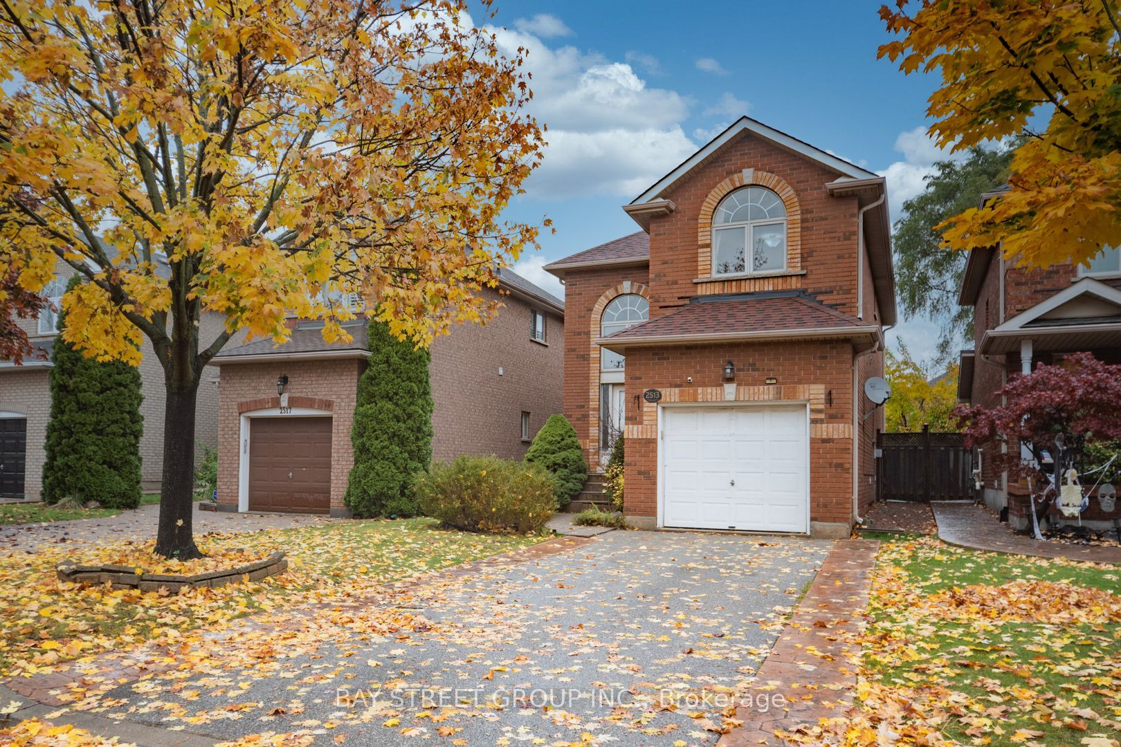 Detached house for sale at 2513 Longridge Cres Oakville Ontario