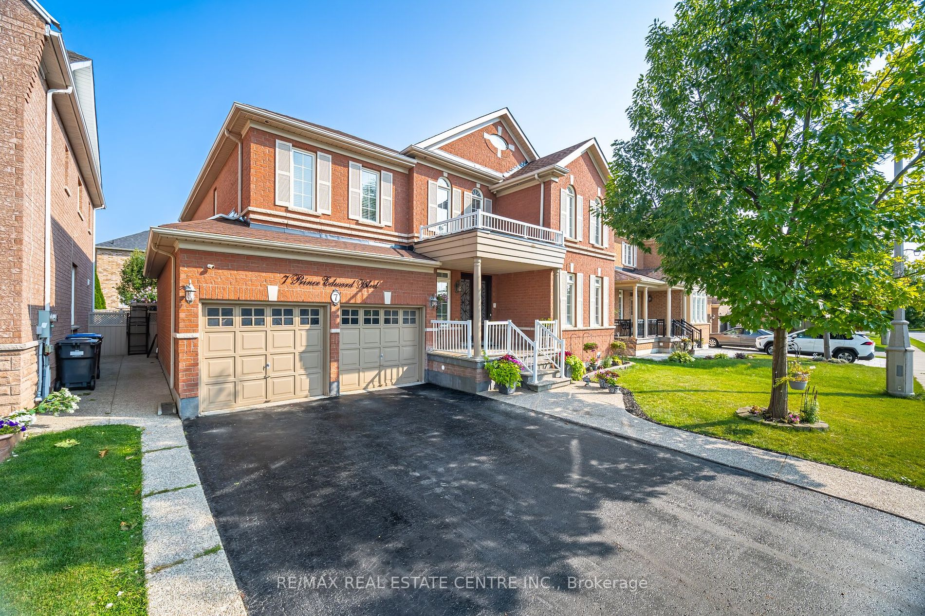 Detached house for sale at 7 Prince Edward Blvd Brampton Ontario