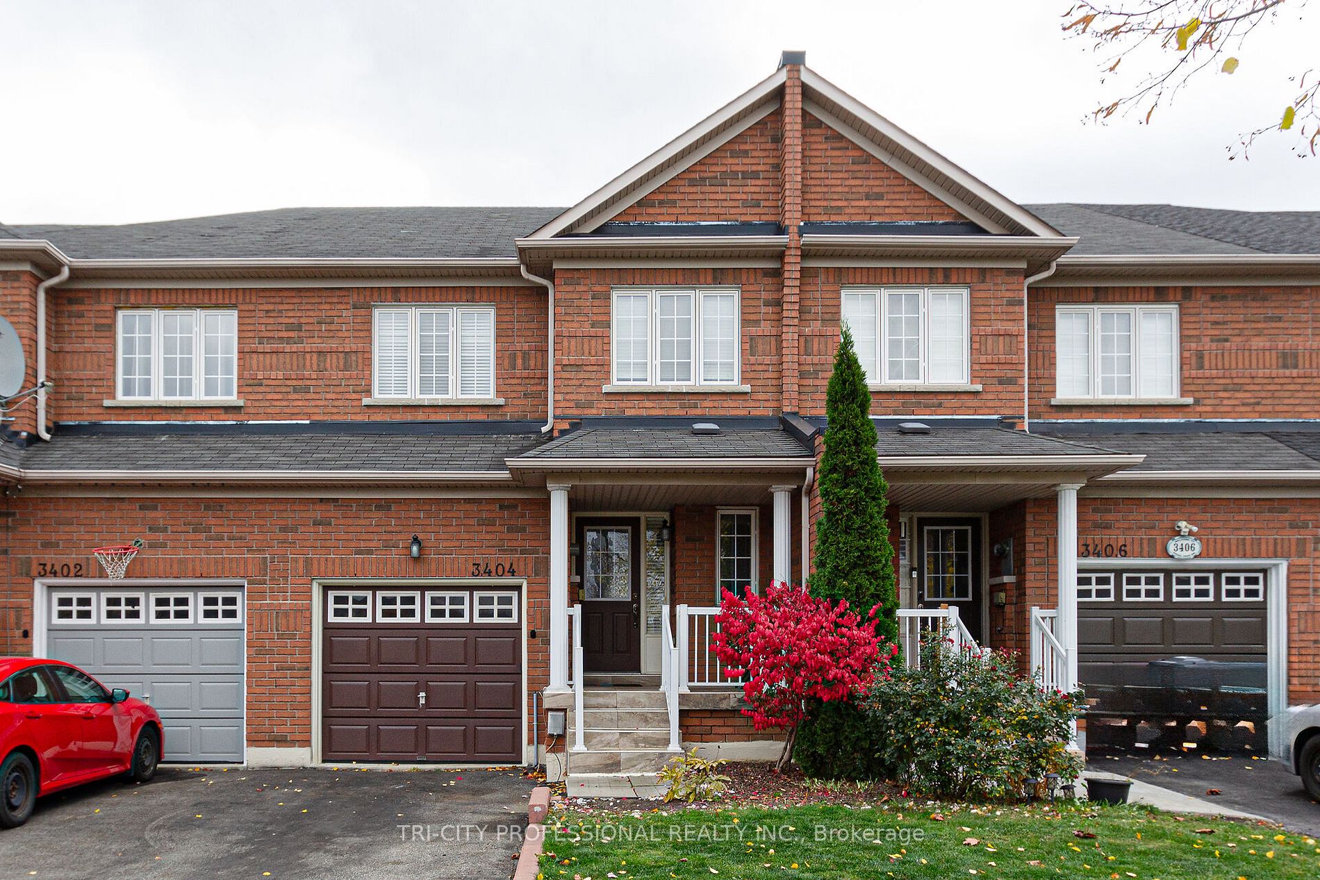 Att/Row/Twnhouse house for sale at 3404 Angel Pass Dr Mississauga Ontario