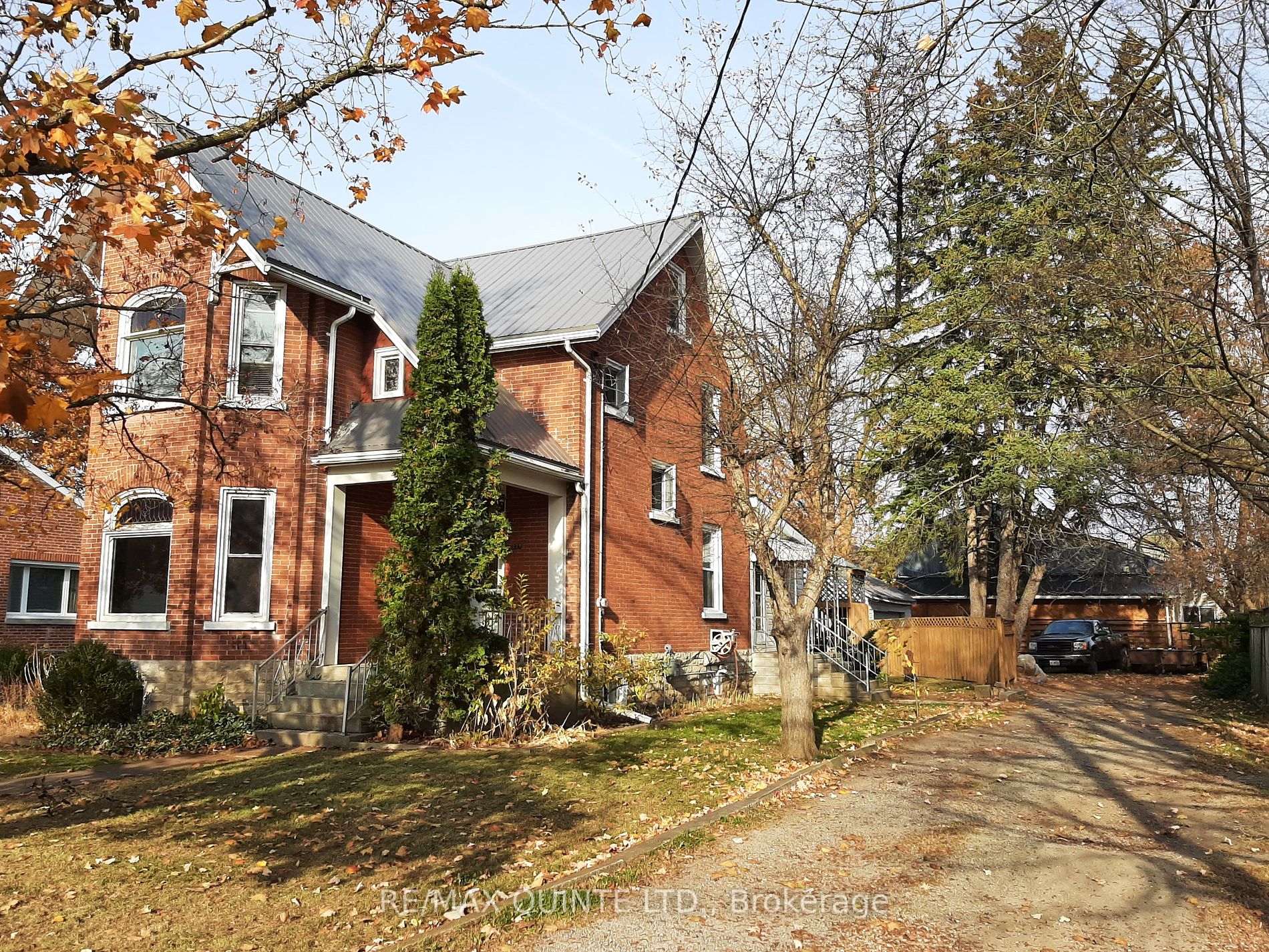 Detached house for sale at 227 Metcalf St Tweed Ontario