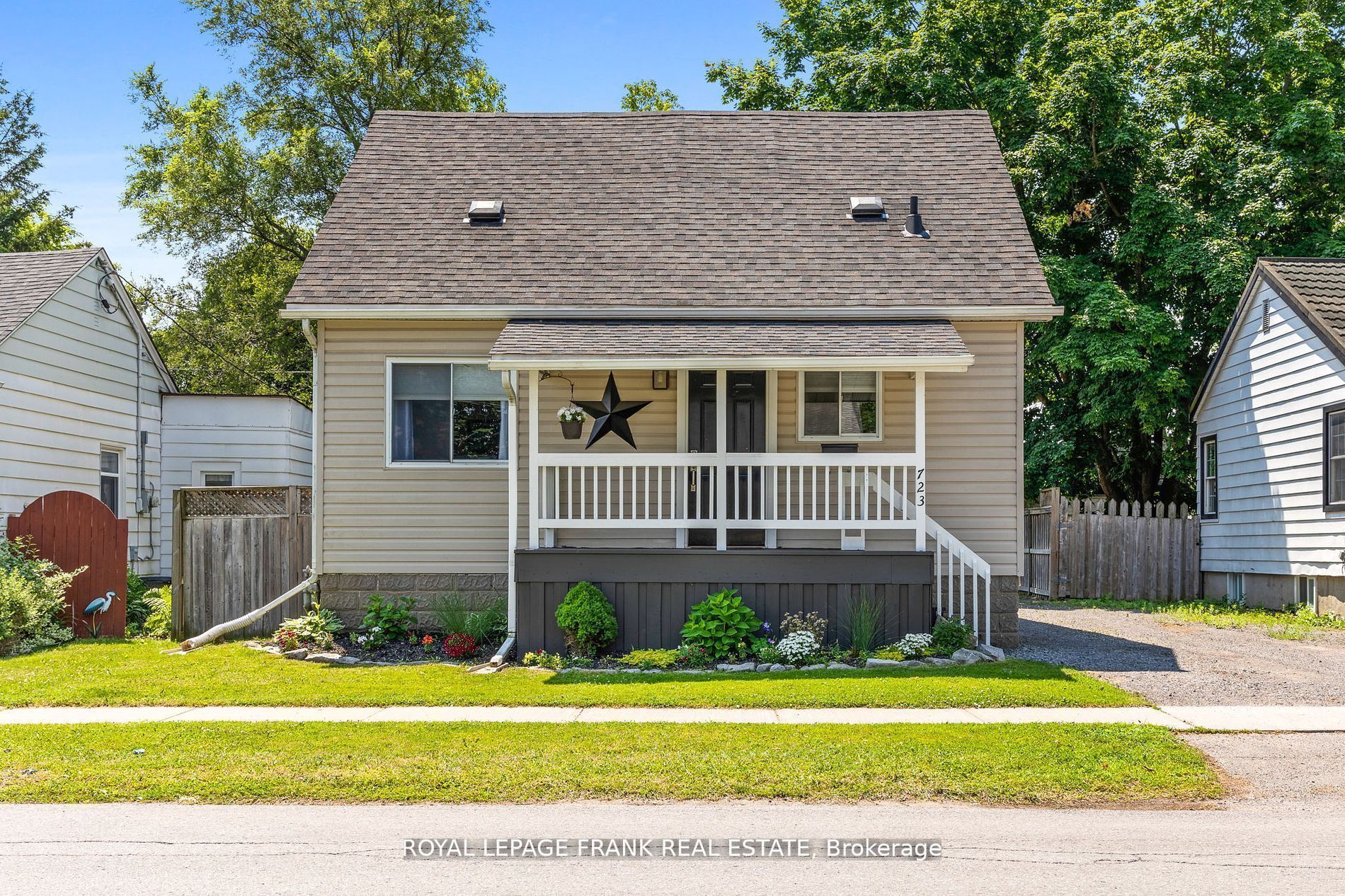 Detached house for sale at 723 St Marys St Peterborough Ontario