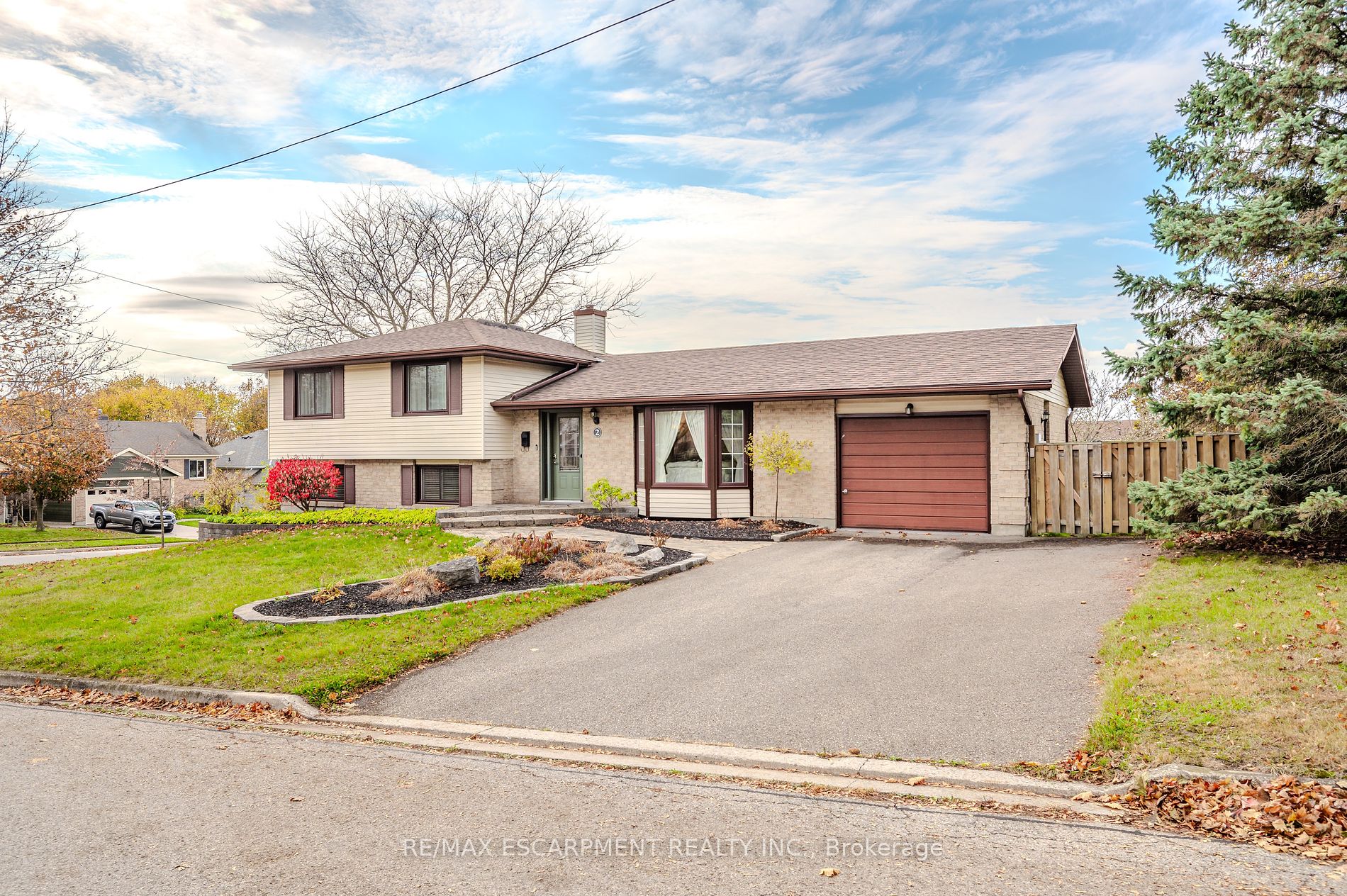 Detached house for sale at 2 Jodi Pl Guelph Ontario