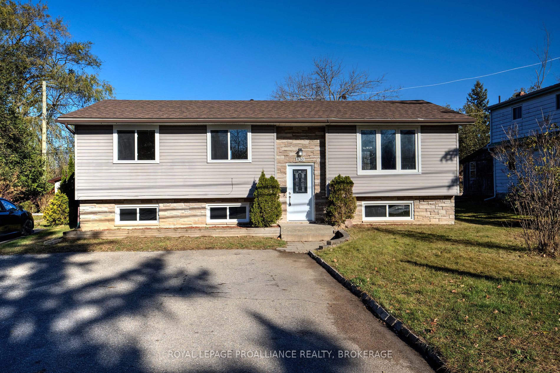 Detached house for sale at 630 King St W Gananoque Ontario