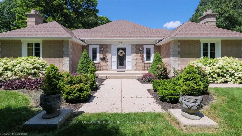 Detached house for sale at 560 5TH St W Owen Sound Ontario