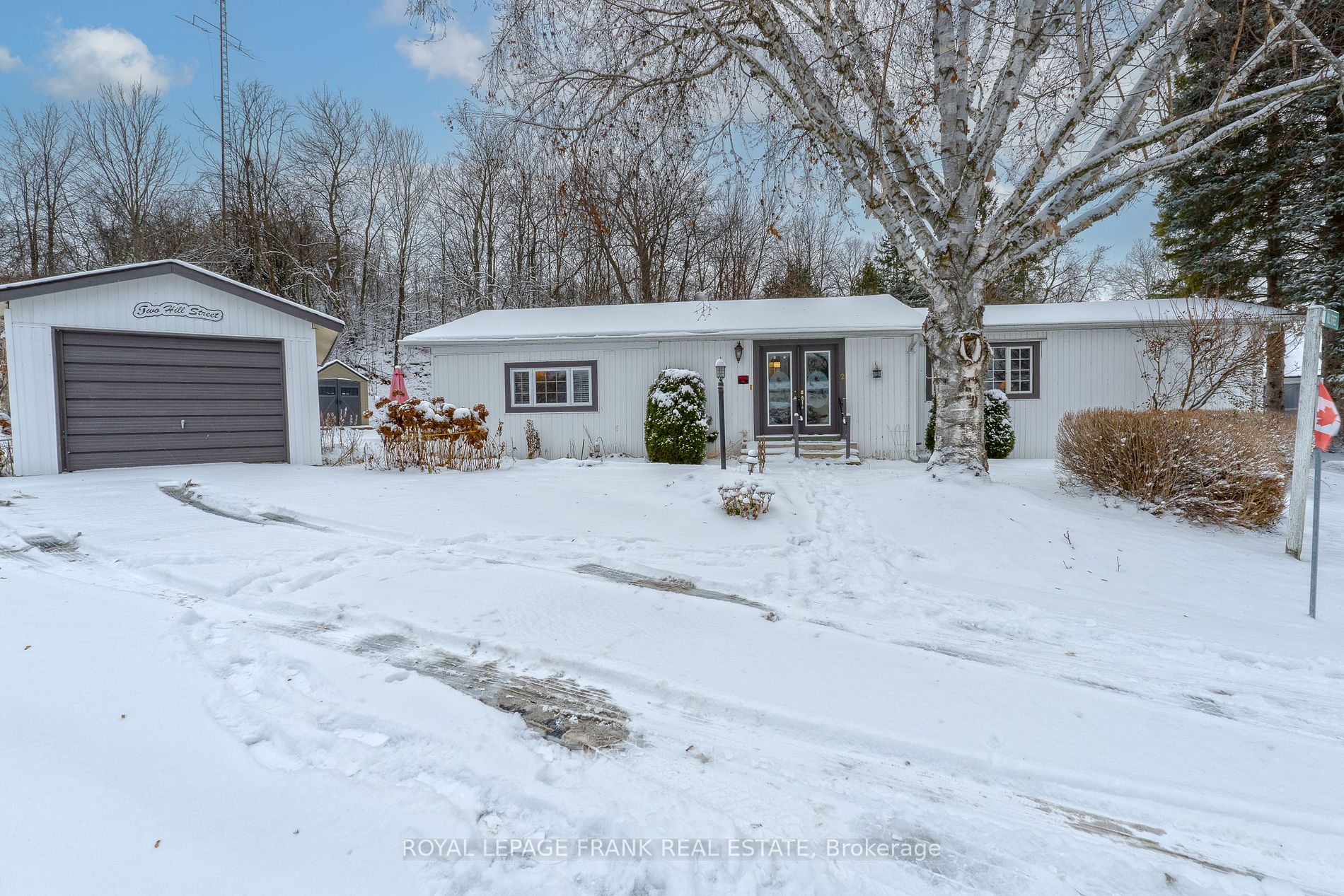 Mobile/Trailer house for sale at 2 Hill St Kawartha Lakes Ontario