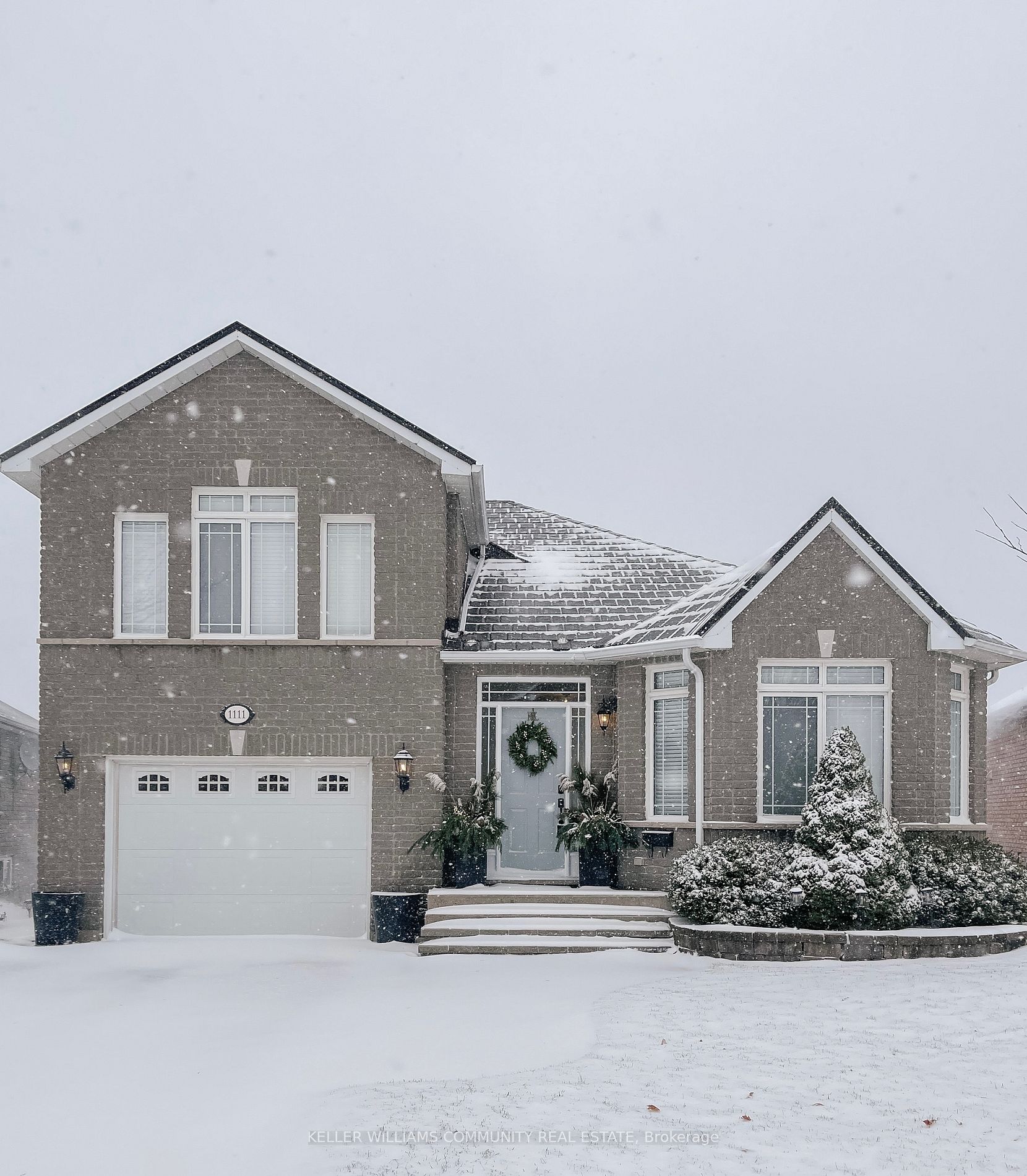 Detached house for sale at 1111 Baker St W Peterborough Ontario