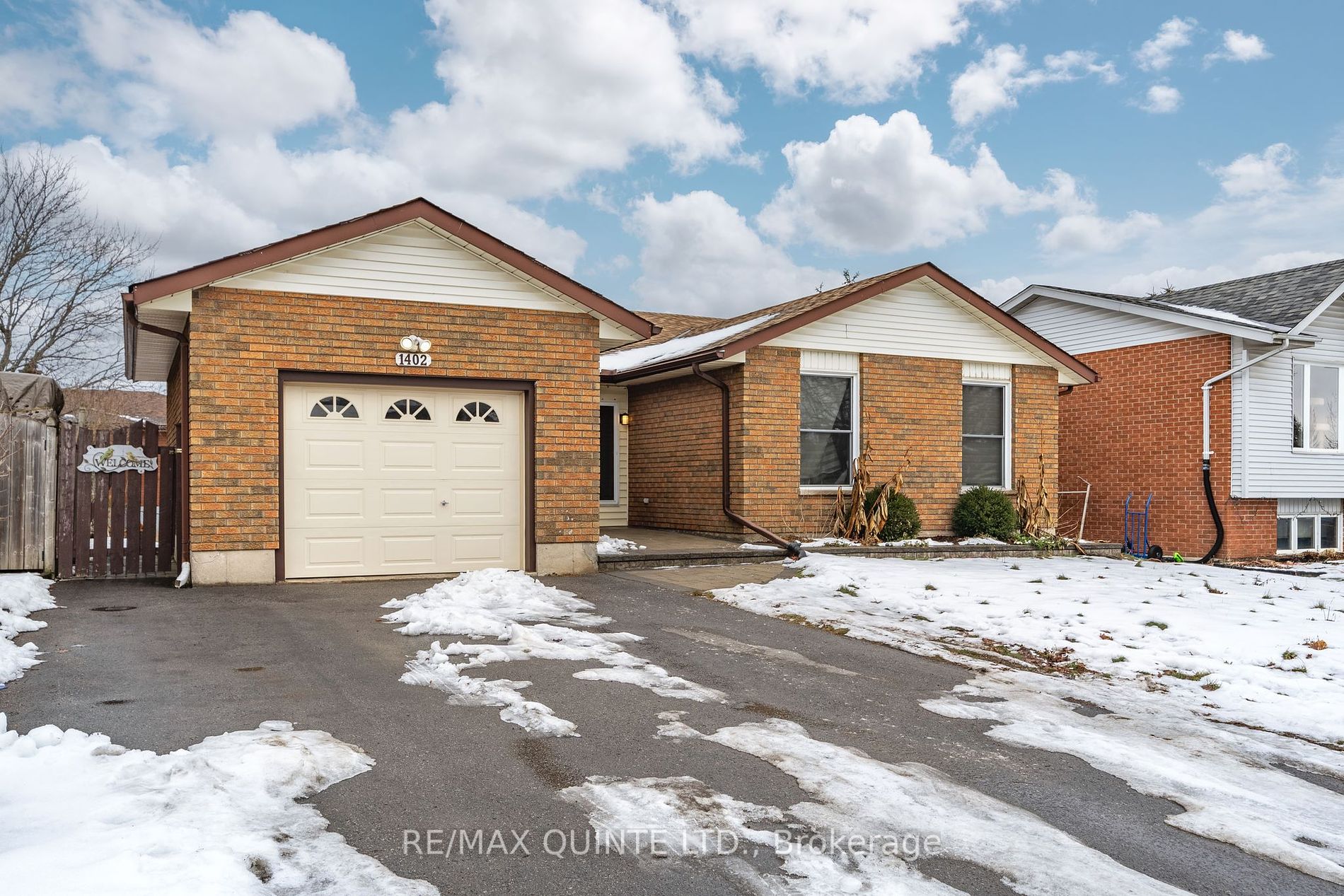 Detached house for sale at 1402 Clearview Dr Peterborough Ontario