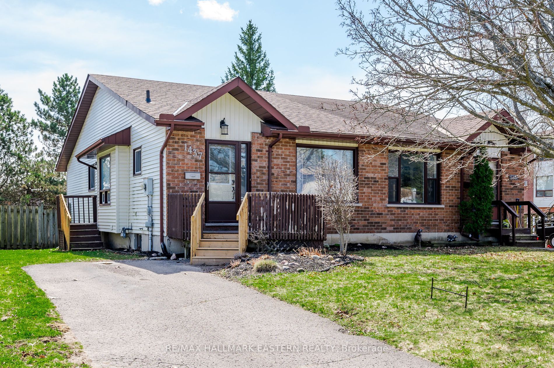 Att/Row/Twnhouse house for sale at 1437 Clearview Dr N Peterborough Ontario