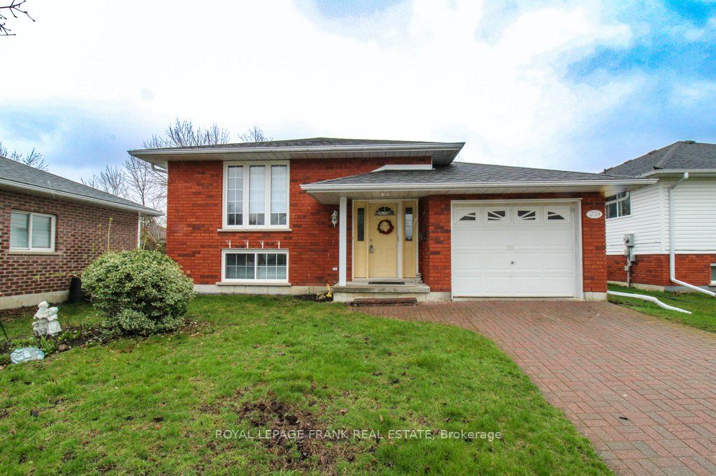 Detached house for sale at 239 Franmor Dr Peterborough Ontario