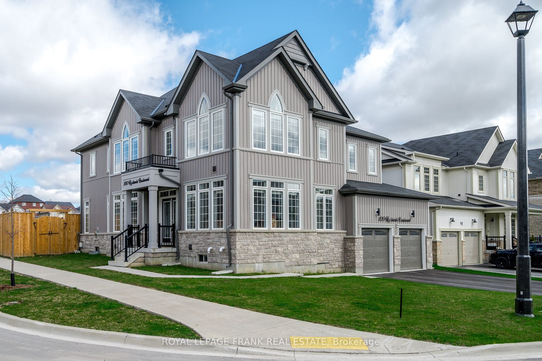Detached house for sale at 100 Highlands Blvd Cavan Monaghan Ontario