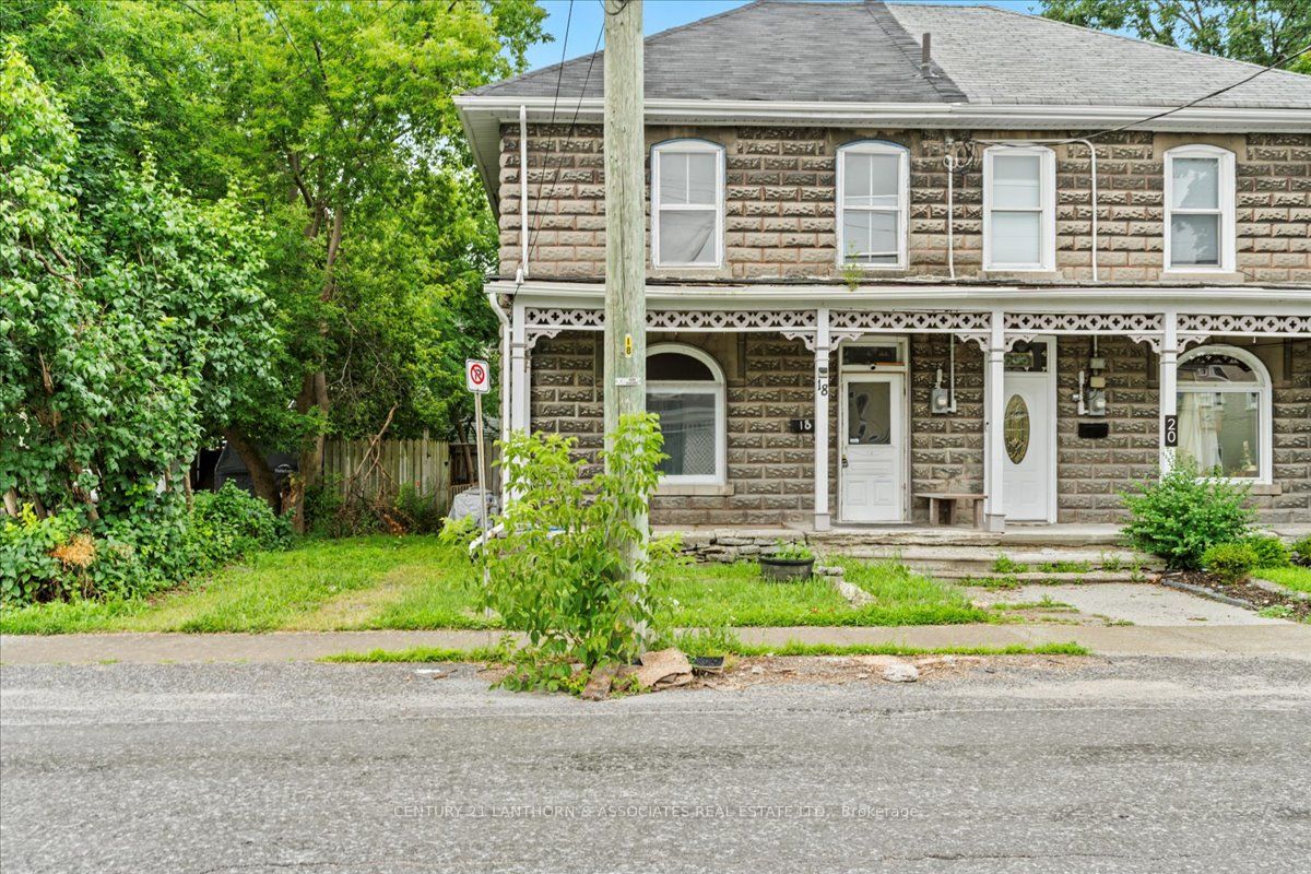 Semi-Detached house for sale at 18 Everett St Belleville Ontario