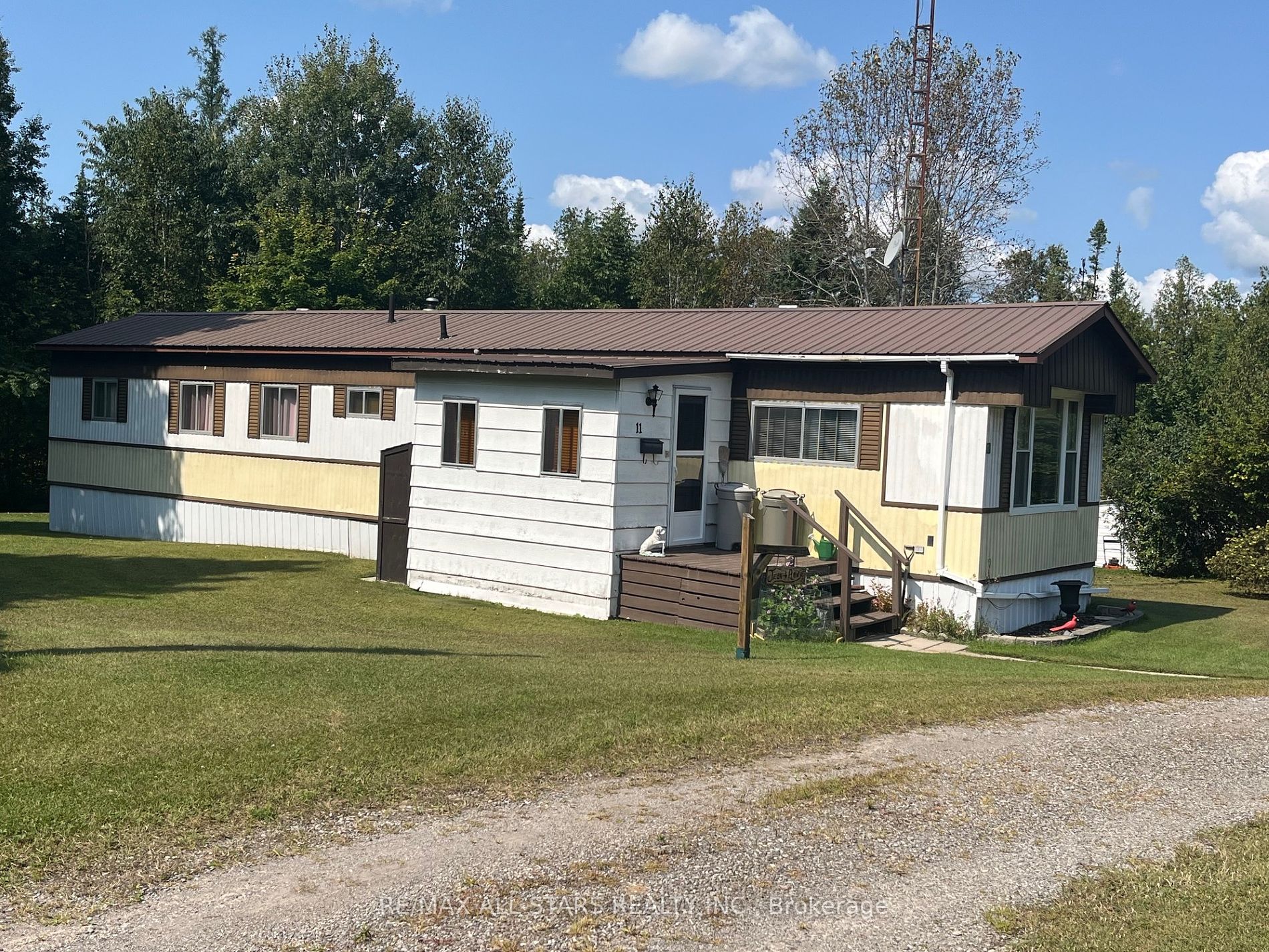 Mobile/Trailer house for sale at 11 Beverly Rd Kawartha Lakes Ontario