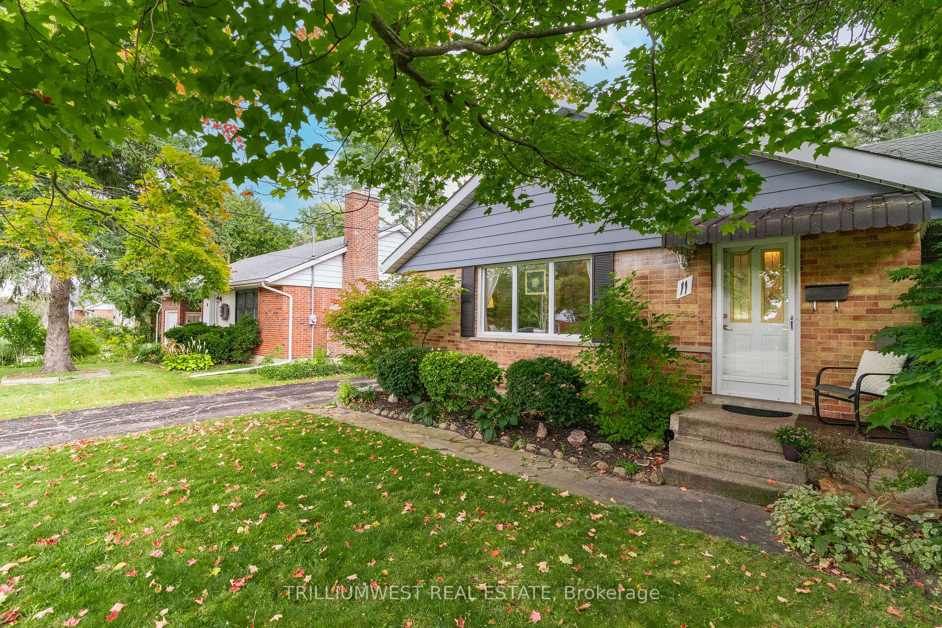 Detached house for sale at 11 Cadillac Dr Guelph Ontario