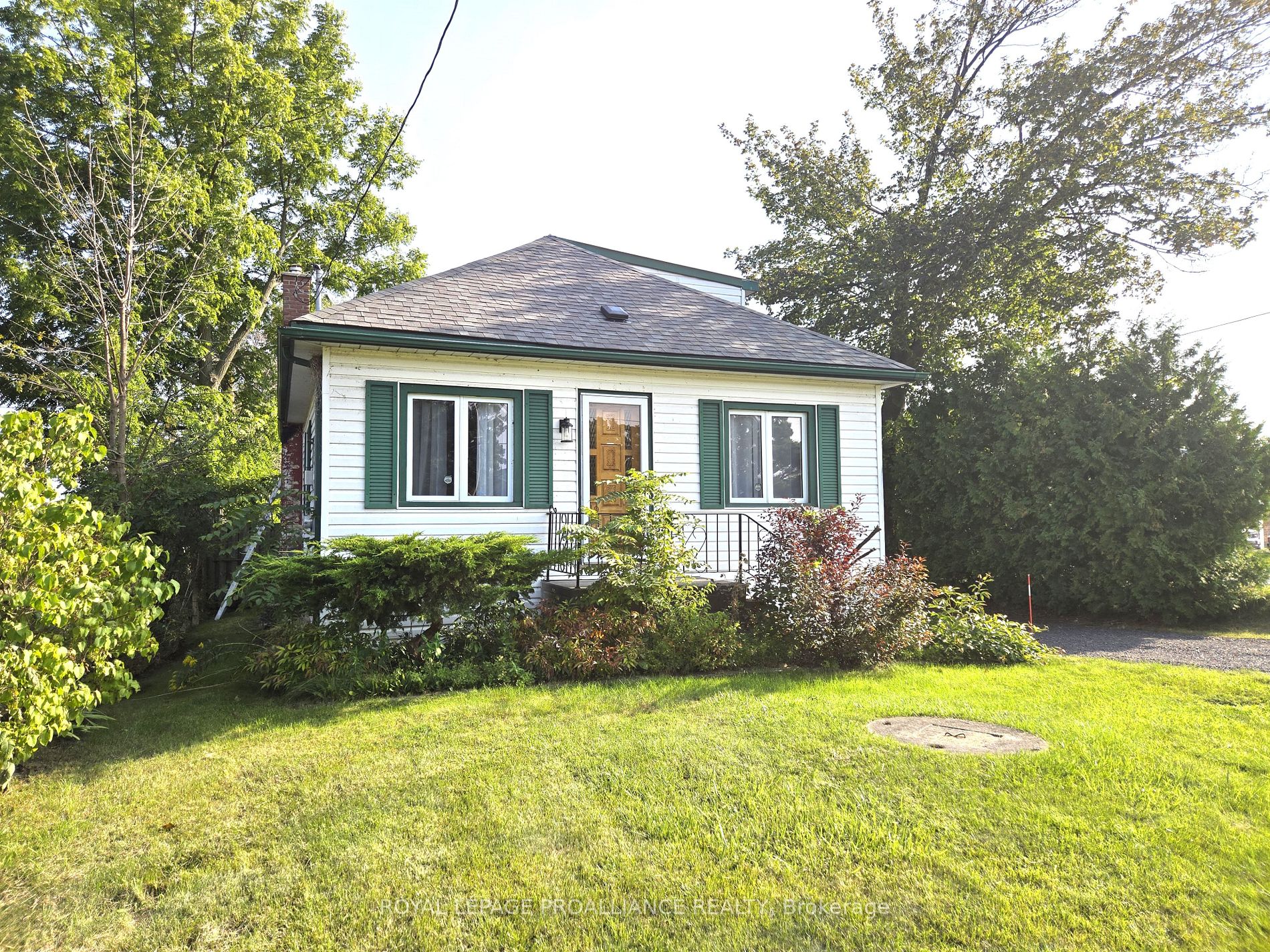 Detached house for sale at 550 Old Highway 2 Quinte West Ontario