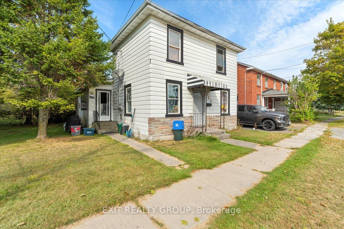 Duplex house for sale at 384 King St W Cobourg Ontario