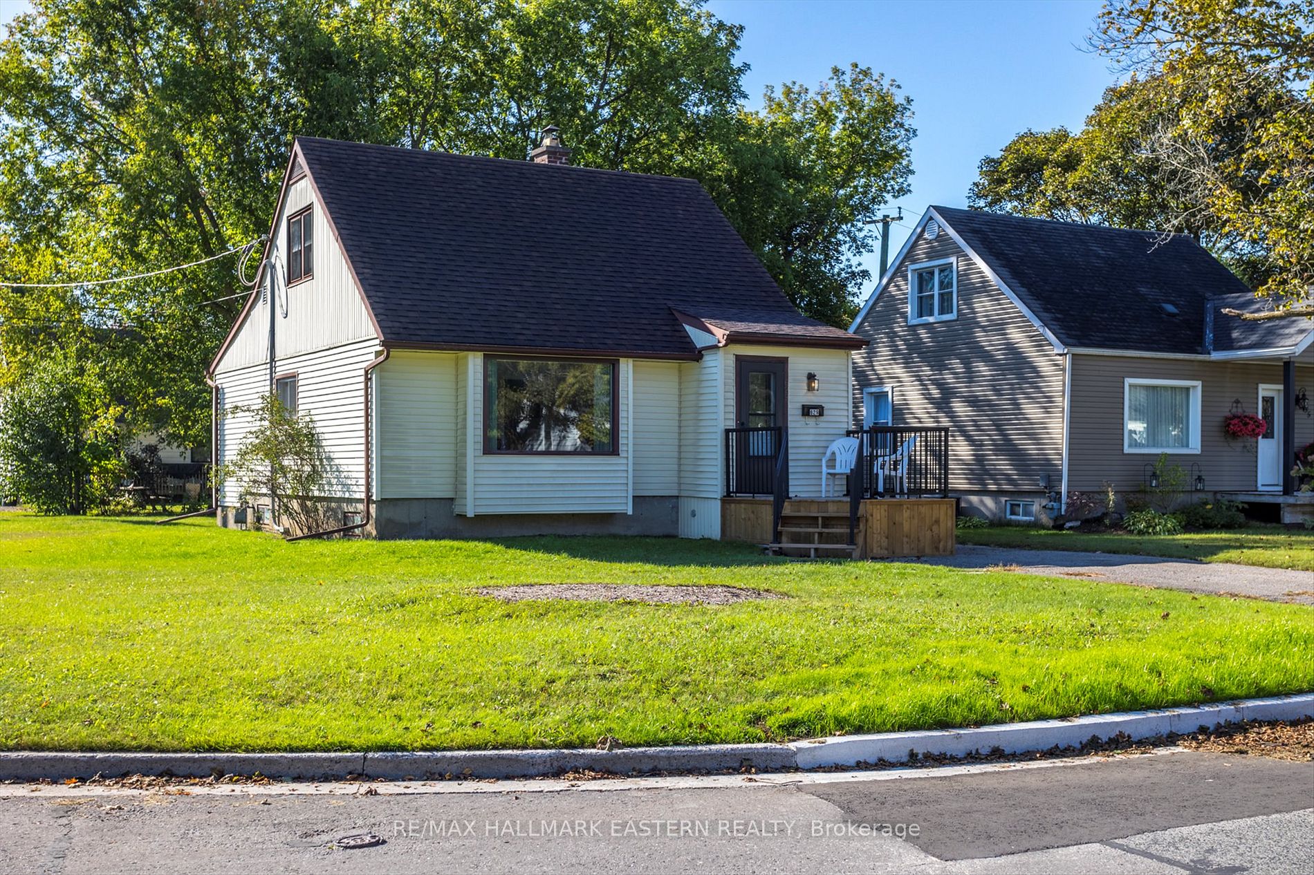 Detached house for sale at 629 Hawley St Peterborough Ontario