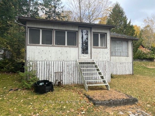 Cottage house for sale at 1975 White Lake Rd W Douro-Dummer Ontario