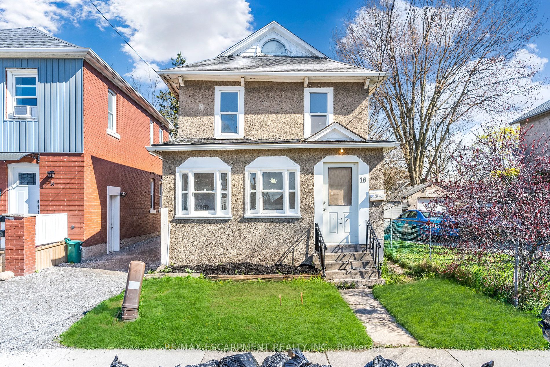 Detached house for sale at 16 Albert St Welland Ontario