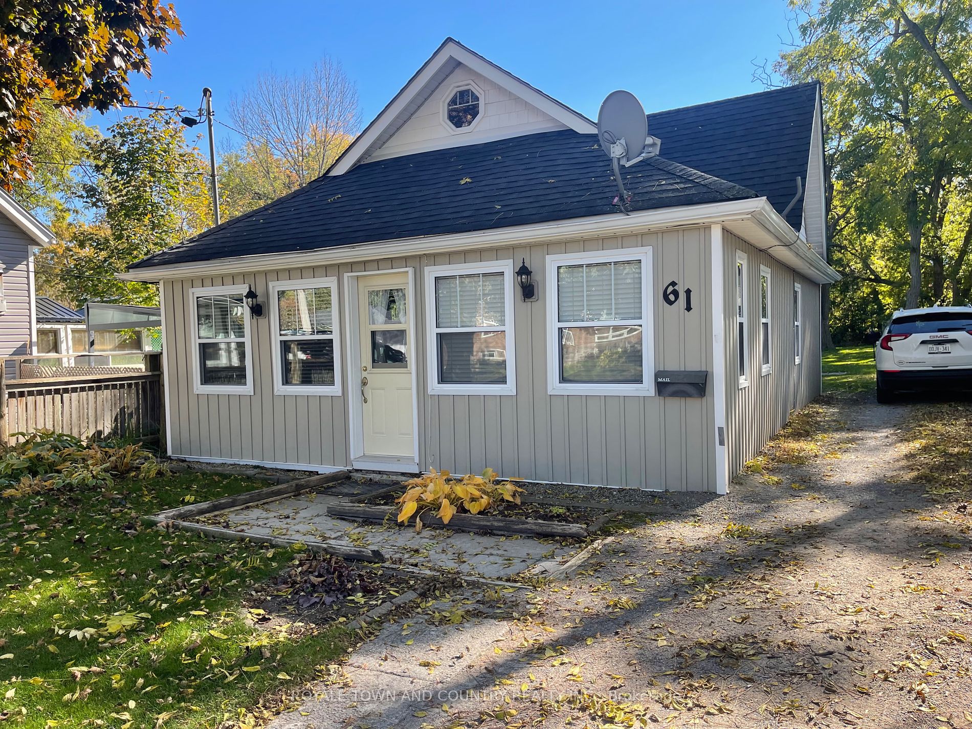 Detached house for sale at 61 Russell St E Kawartha Lakes Ontario