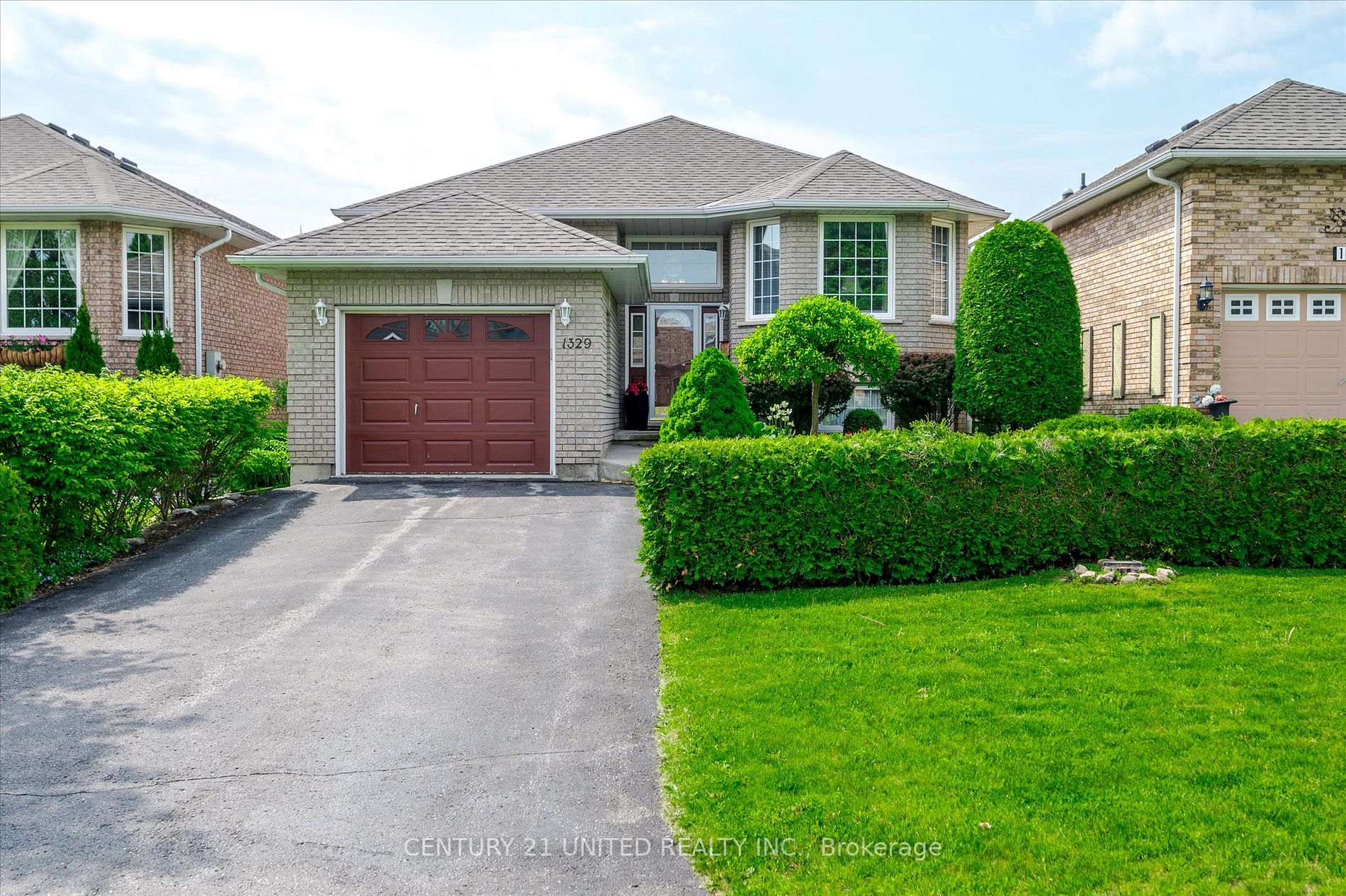 Detached house for sale at 1329 White Cres Peterborough Ontario